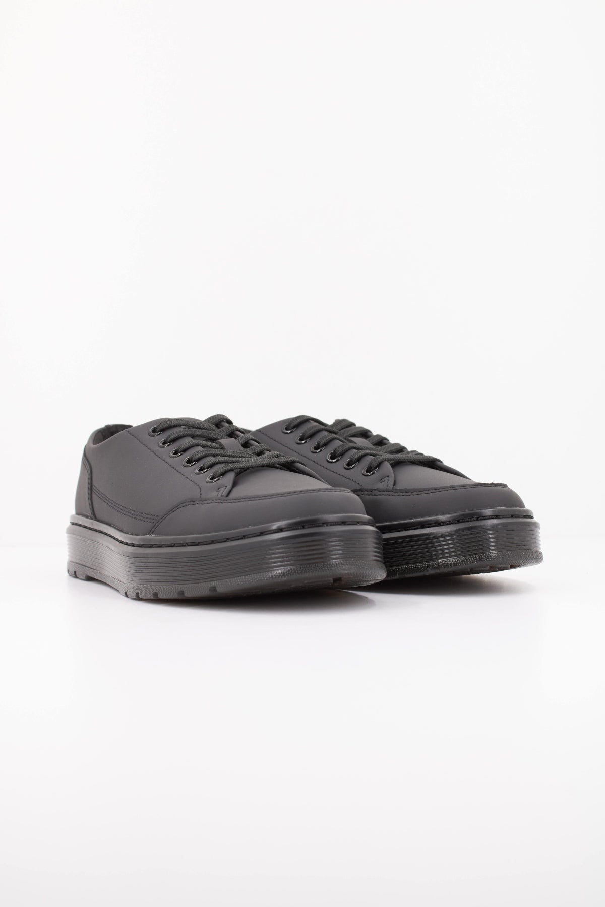 DR. MARTENS BROOKLINE 6 EYE 6 EYE SHOE en color NEGRO (2)