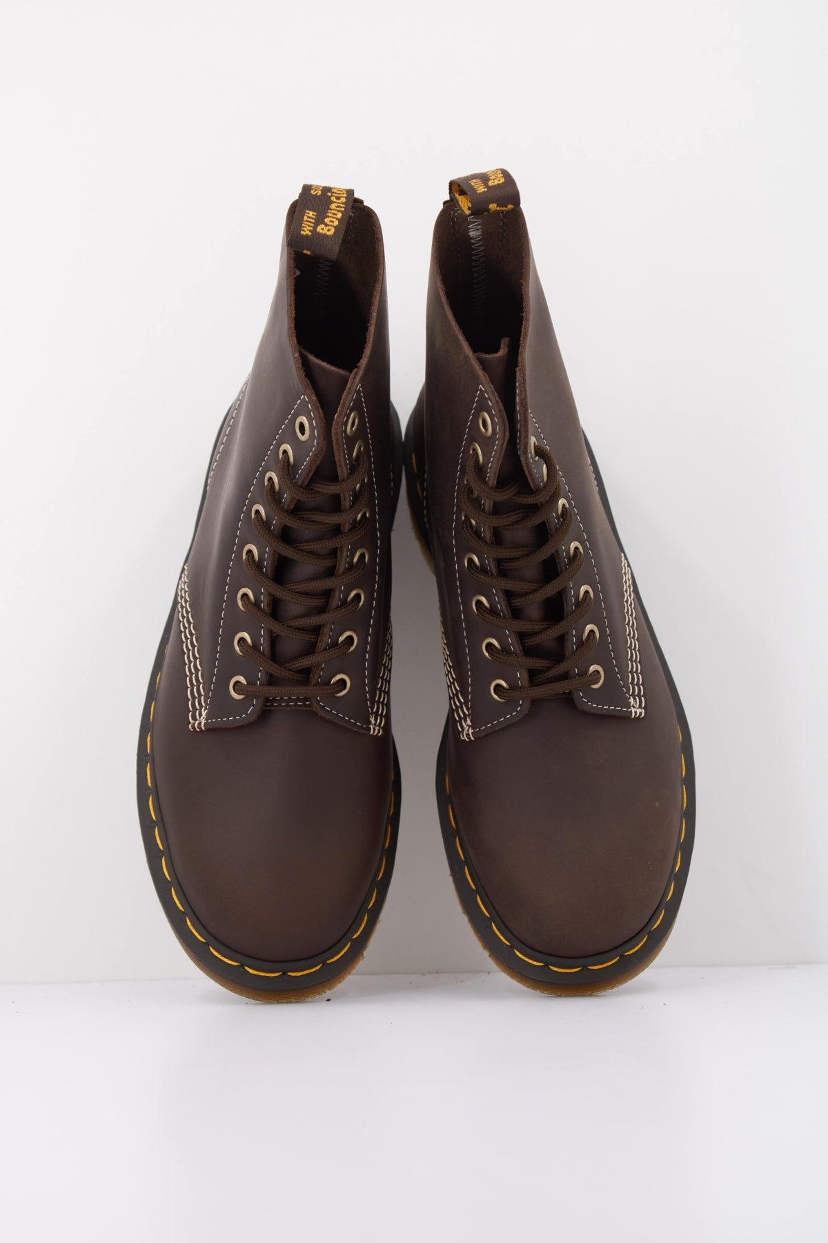 DR. MARTENS 1460 PASCAL 8 EYE BOOT en color MARRON (3)
