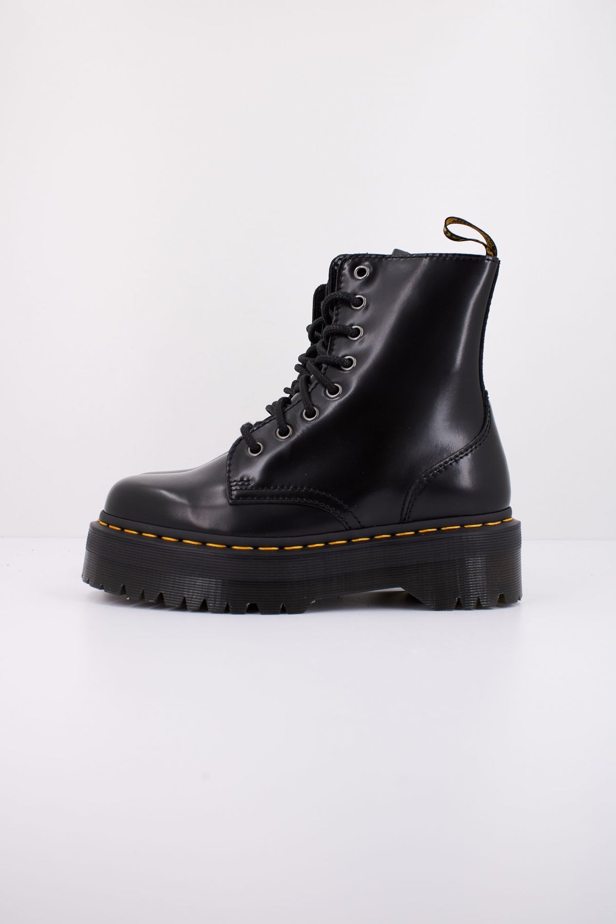 DR. MARTENS JADON 15265001 en color NEGRO (1)