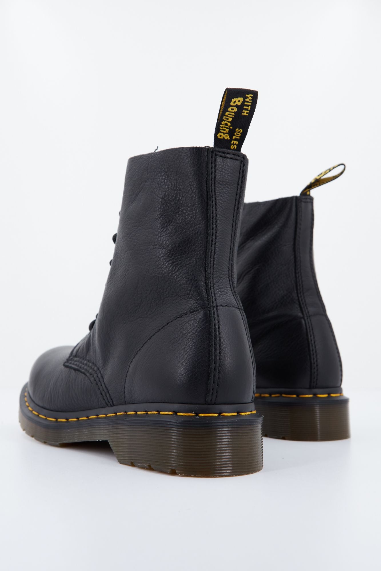 DR. MARTENS PASCAL 8 EYE VIRGINIA en color NEGRO (3)