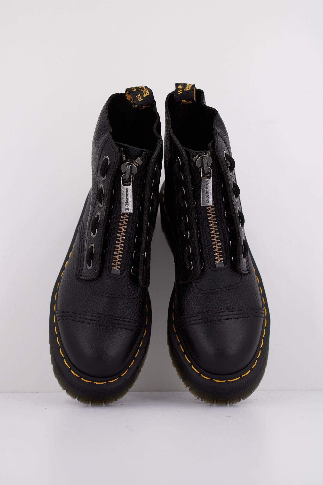 DR. MARTENS SINCLAIR 8 EYE AUNT S en color NEGRO (3)