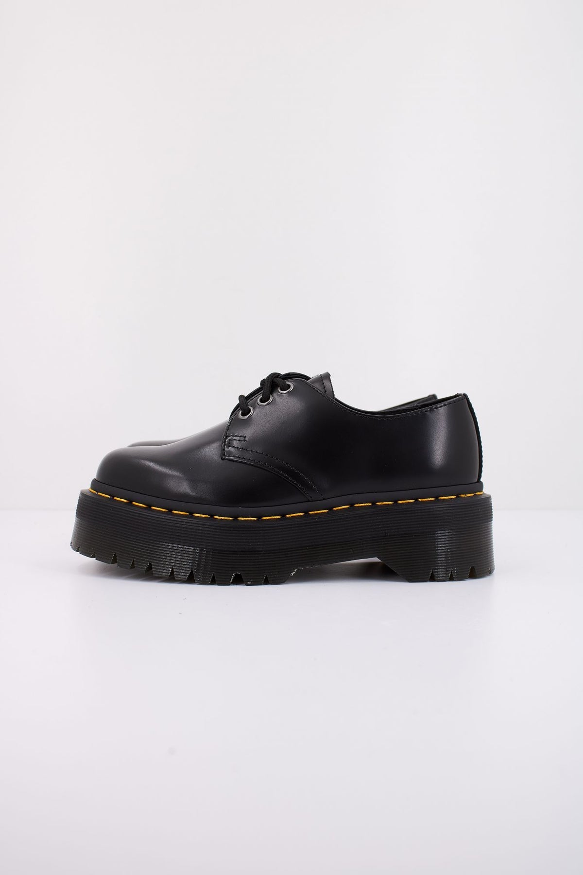 DR. MARTENS PLATAFORMA 1461 QUAD DE PIEL SMOOTH en color NEGRO (1)
