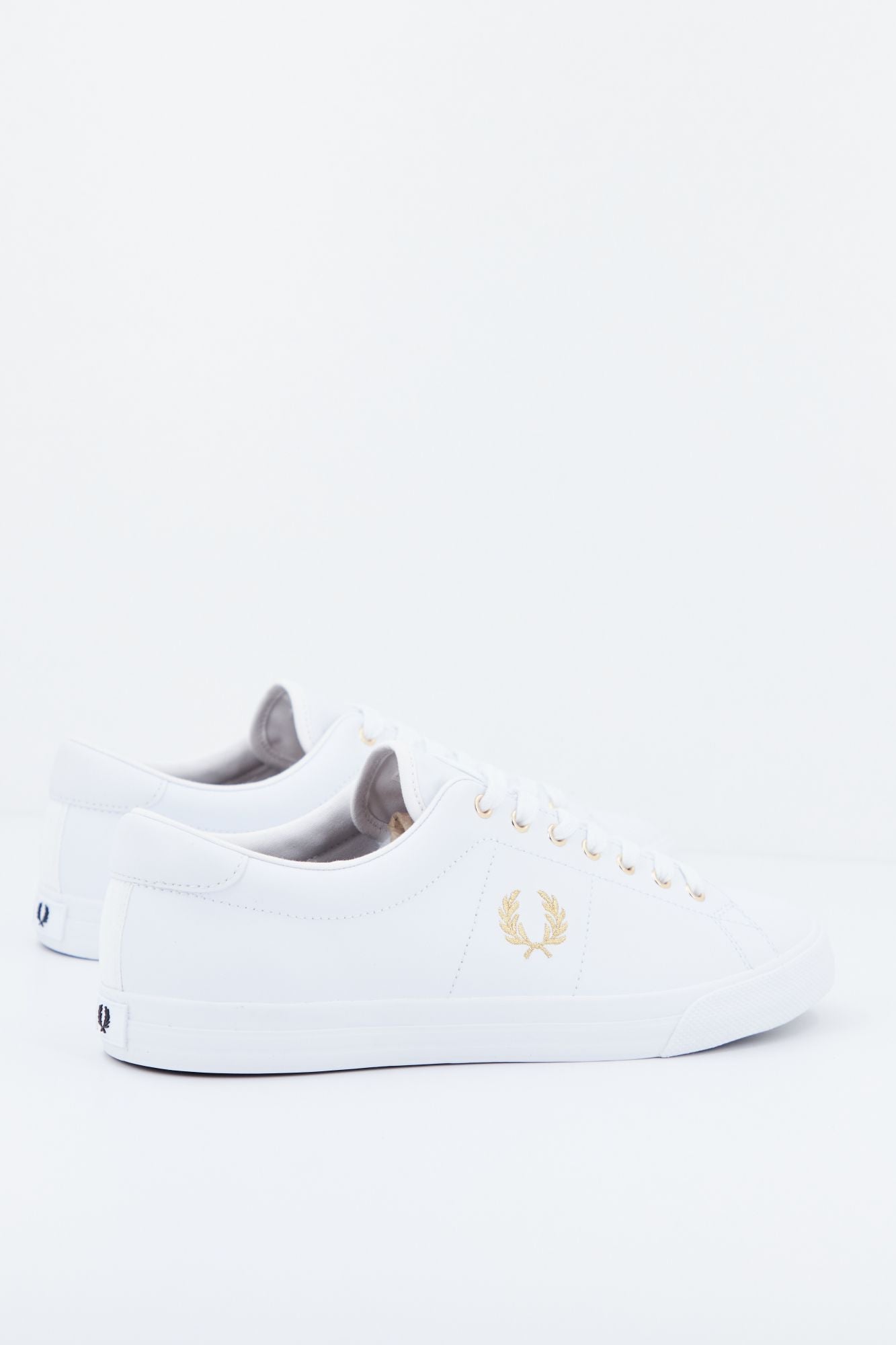 FRED PERRY UNDERSPIN LEATHER en color BLANCO (3)