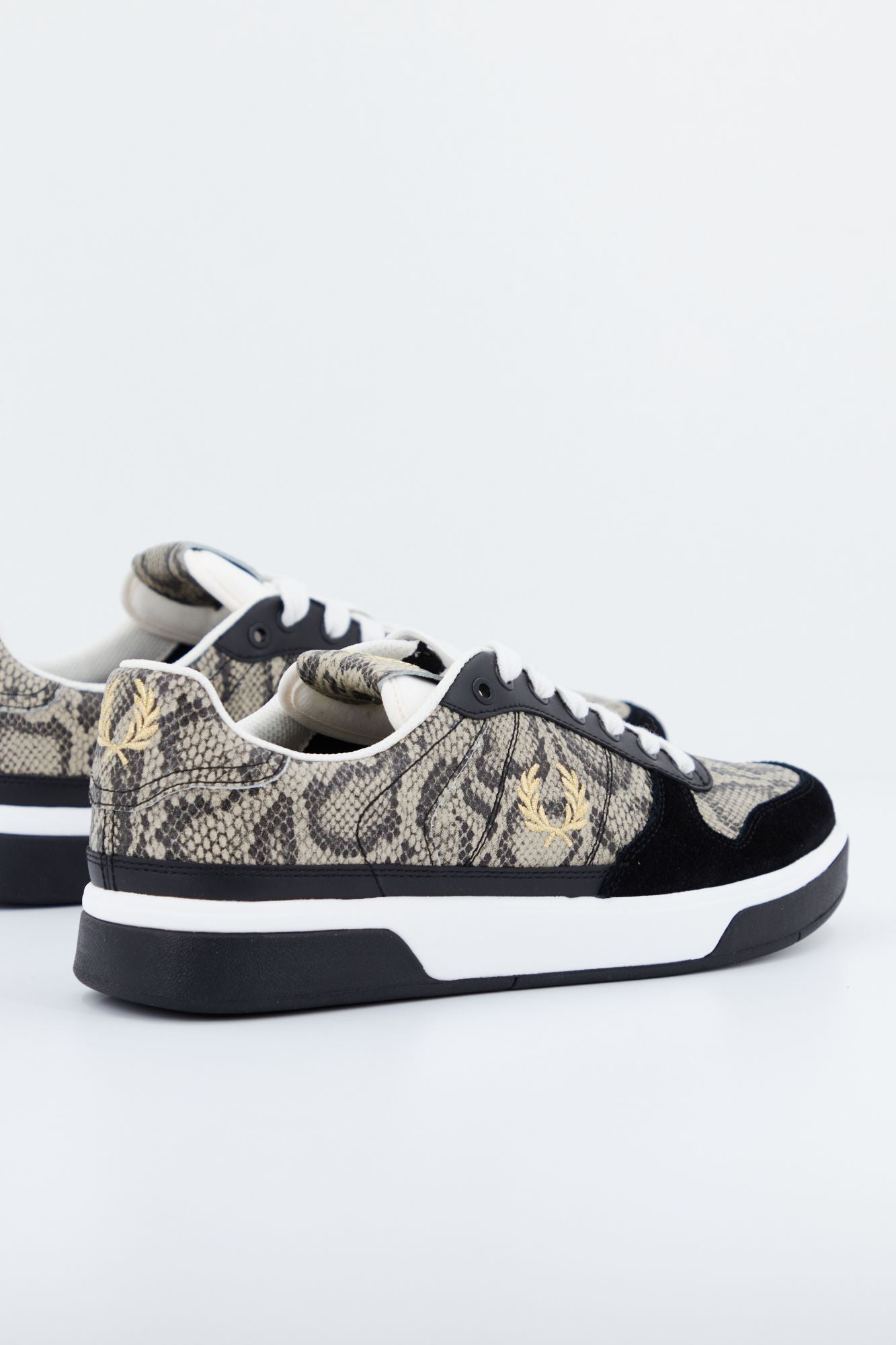 FRED PERRY EMBOSSED LS en color ANIMAL PRINT (2)