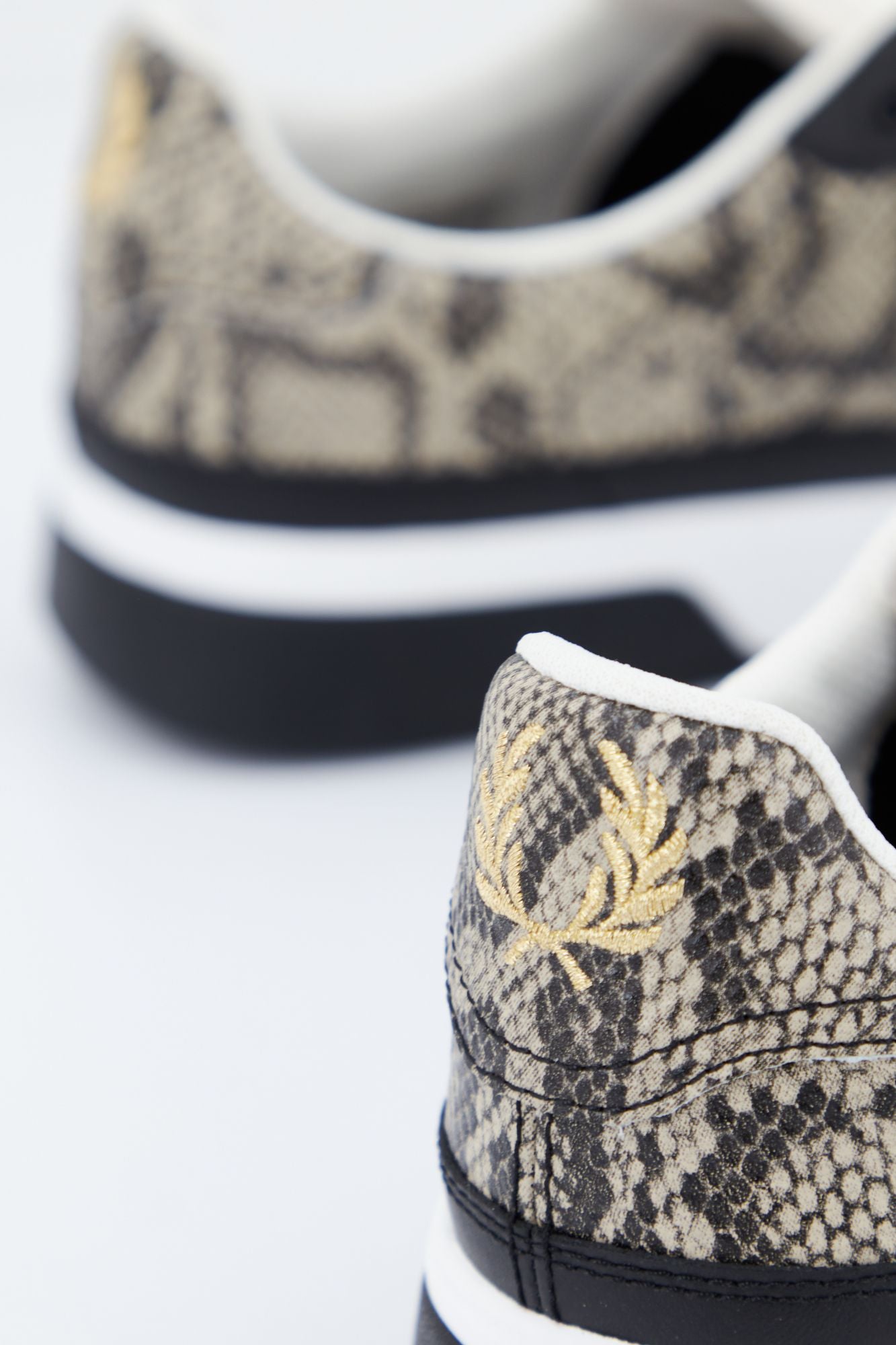 FRED PERRY EMBOSSED LS en color ANIMAL PRINT (3)
