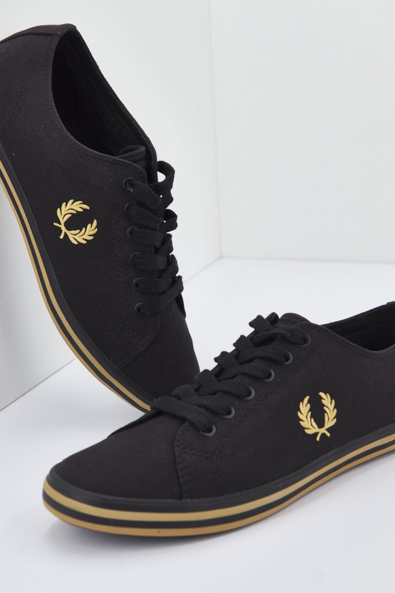 FRED PERRY KINGSTON TWILL en color NEGRO (4)