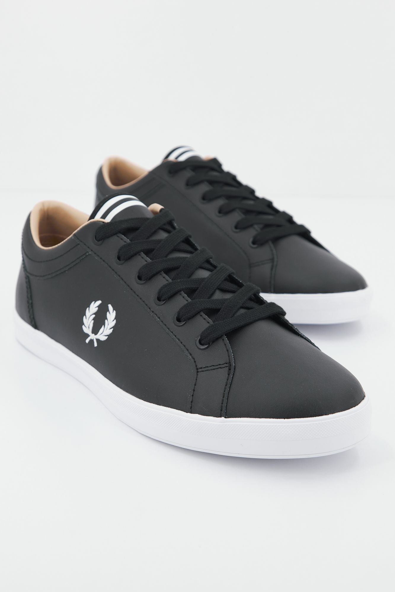 FRED PERRY B1228 en color NEGRO (1)