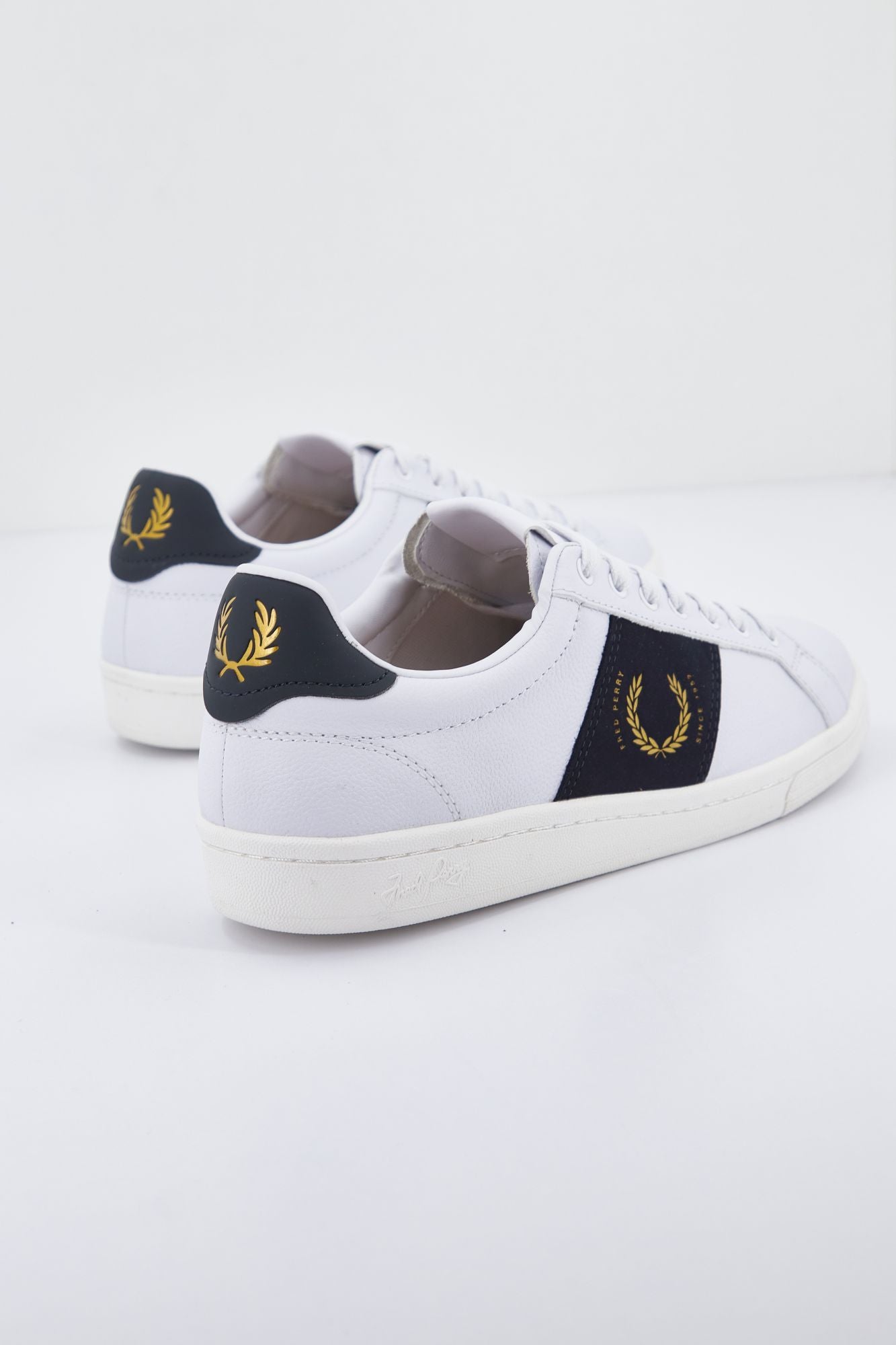 FRED PERRY LEATHER/BRANDED en color BLANCO (3)