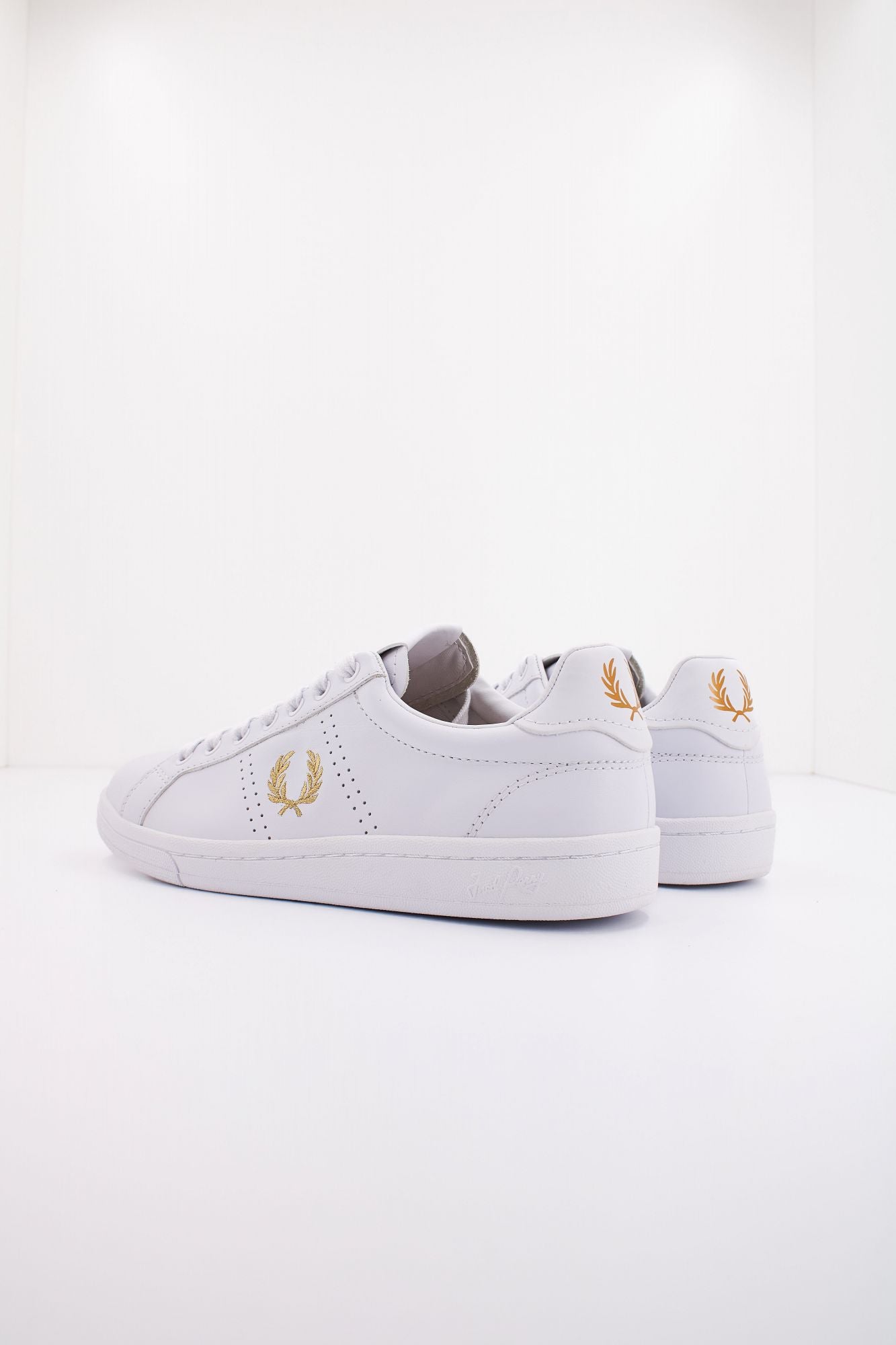 FRED PERRY LEATHER en color BLANCO (3)