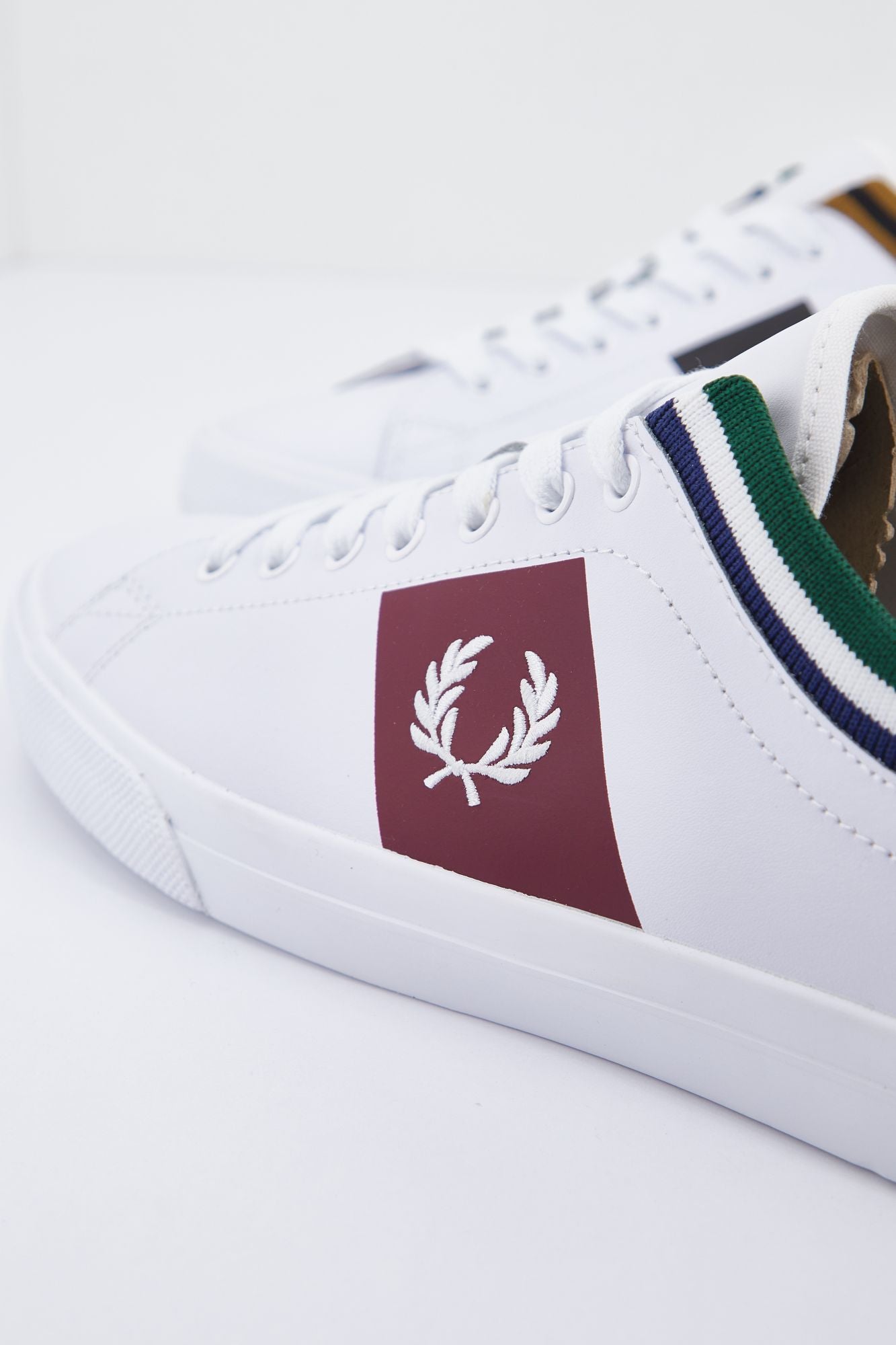 FRED PERRY B2315 en color BLANCO (3)