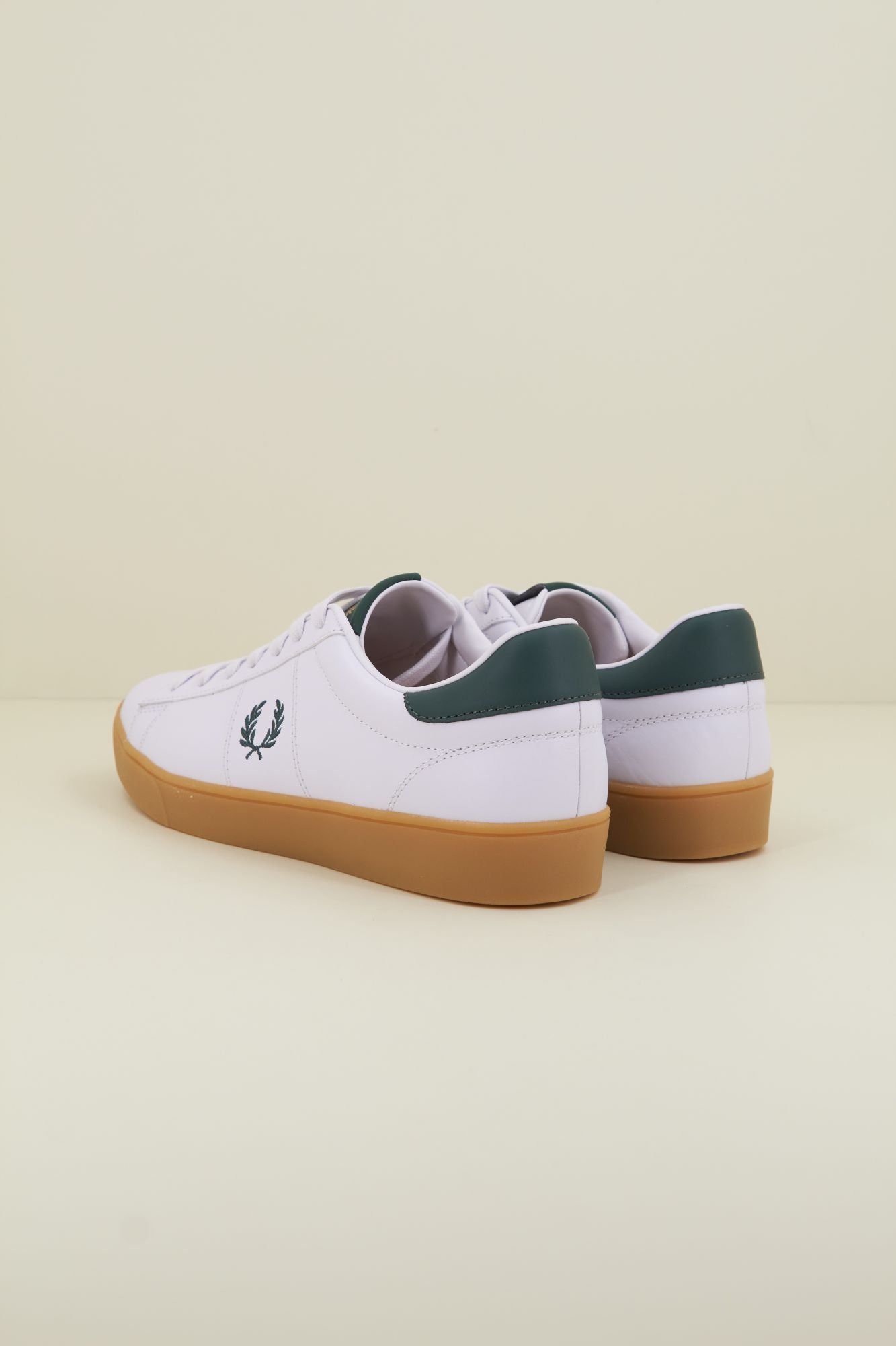 FRED PERRY SPENCER LEATHER en color BLANCO (3)