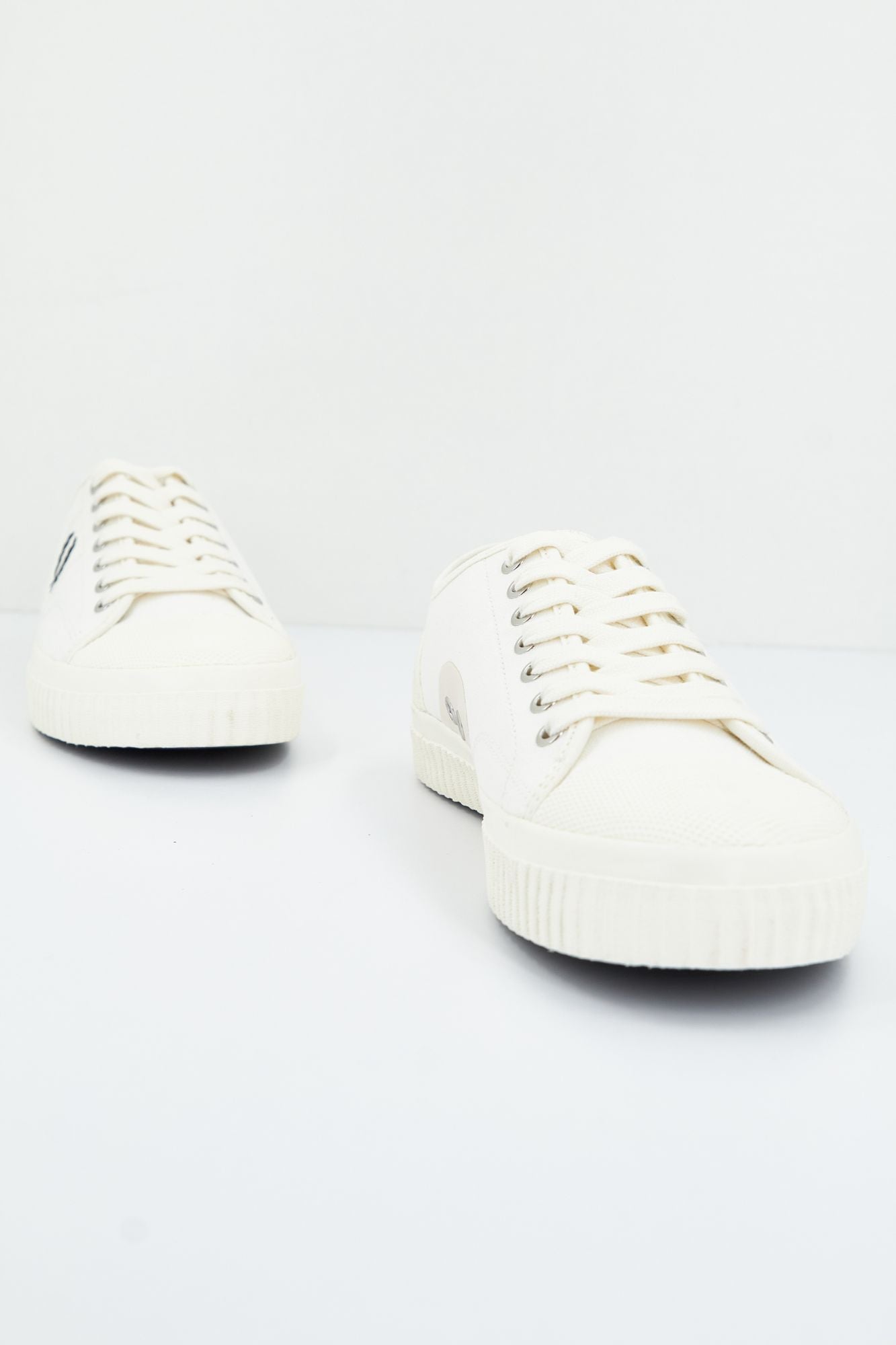 FRED PERRY HUGHES LOW en color BLANCO (4)