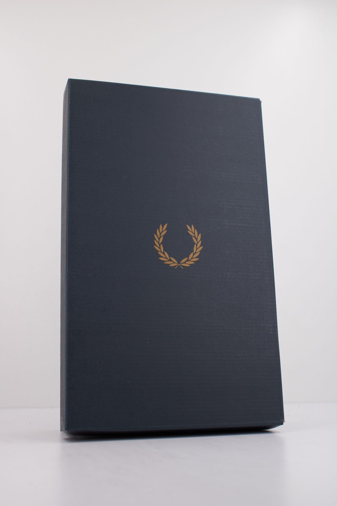 FRED PERRY B721 LEATHER en color BLANCO (6)