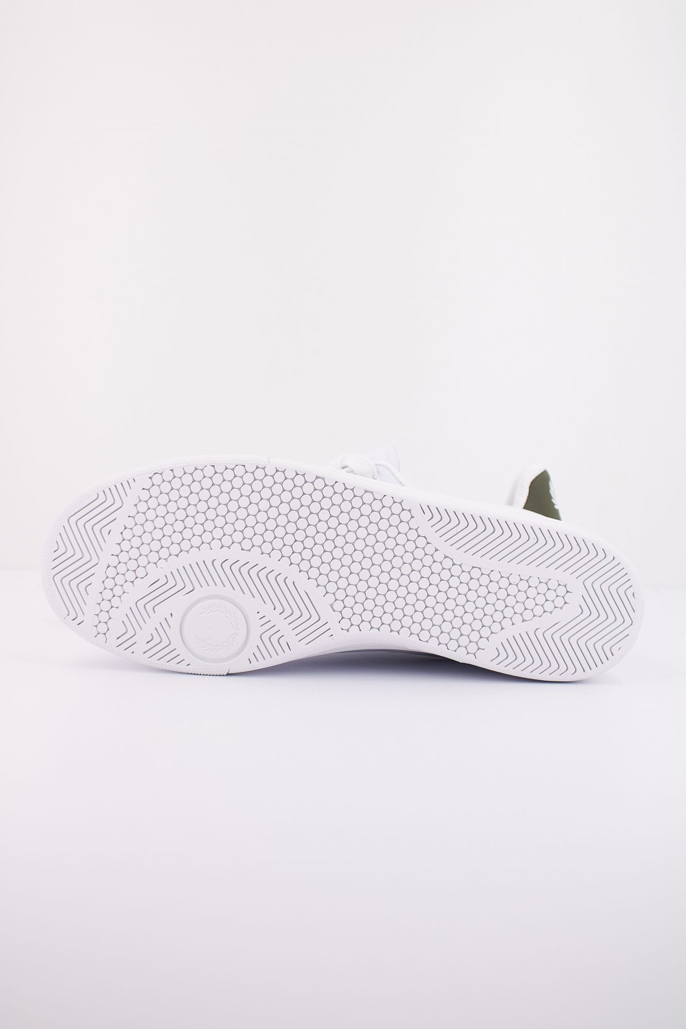 FRED PERRY B721 LEATHER en color BLANCO (5)