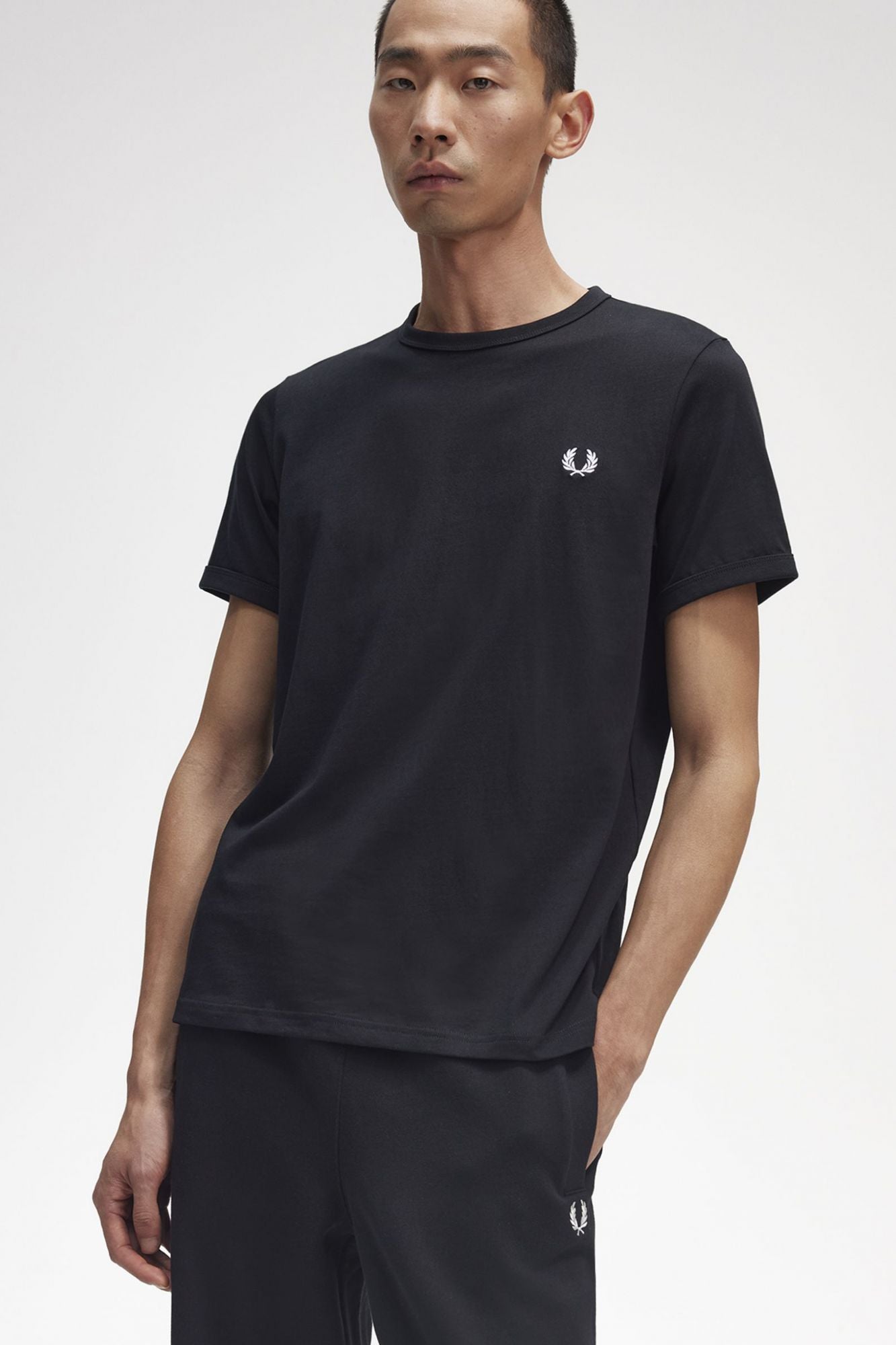 FRED PERRY RINGER T-SHIRT en color NEGRO (3)