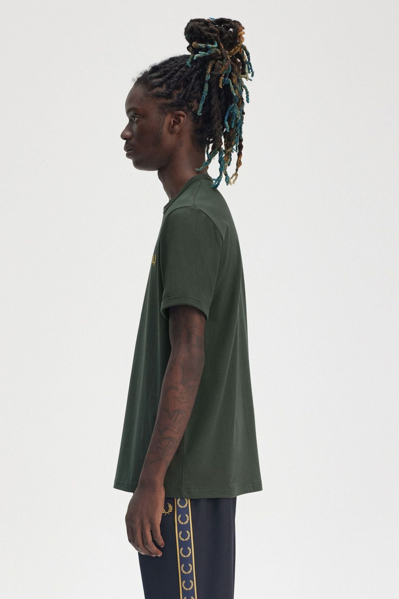 FRED PERRY RINGER T-SHIRT en color VERDE (3)