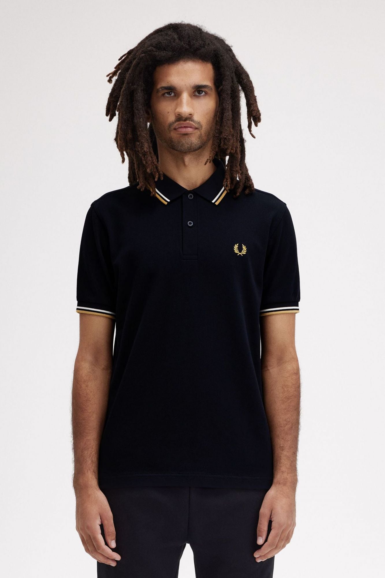 FRED PERRY TWIN TIPPED en color AZUL (1)
