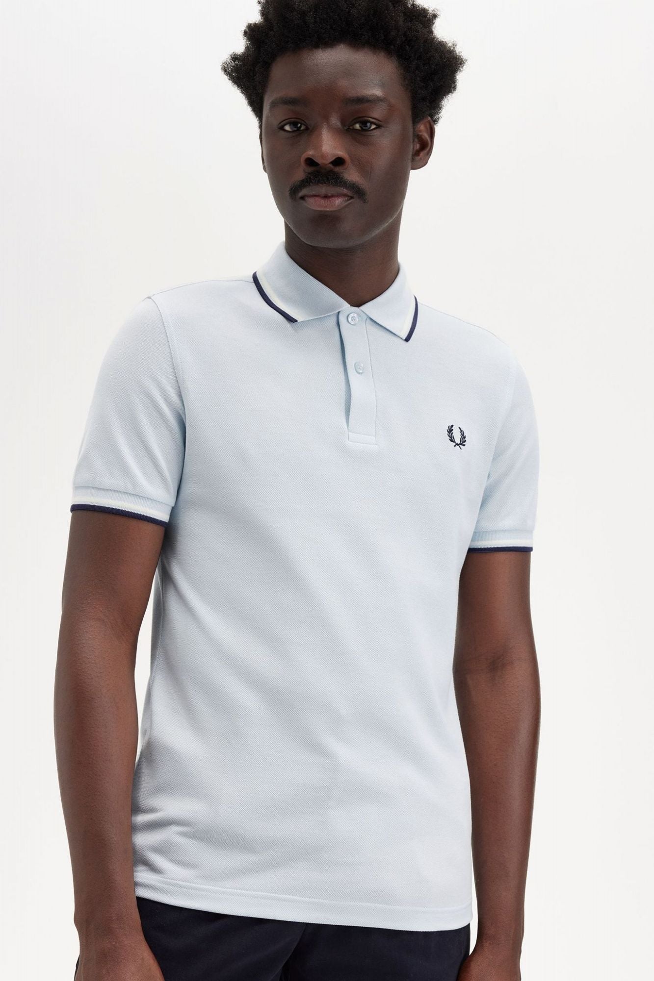 FRED PERRY TWIN TIPPED FRED PERRY SHIR en color AZUL (4)