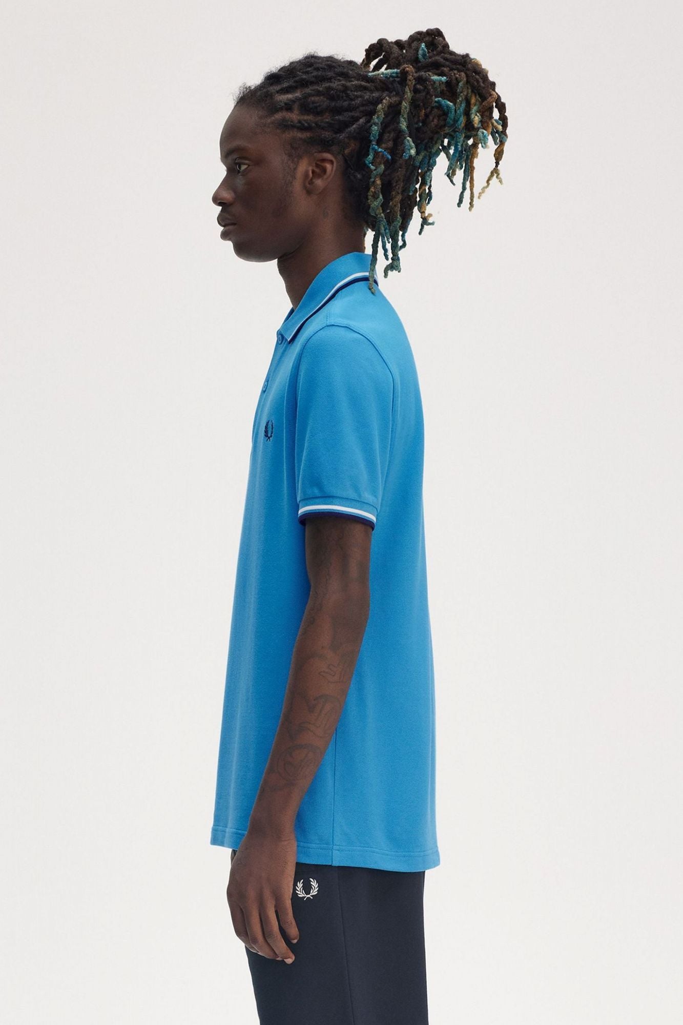 FRED PERRY TWIN TIPPED FRED PERRY SHIR en color AZUL (3)