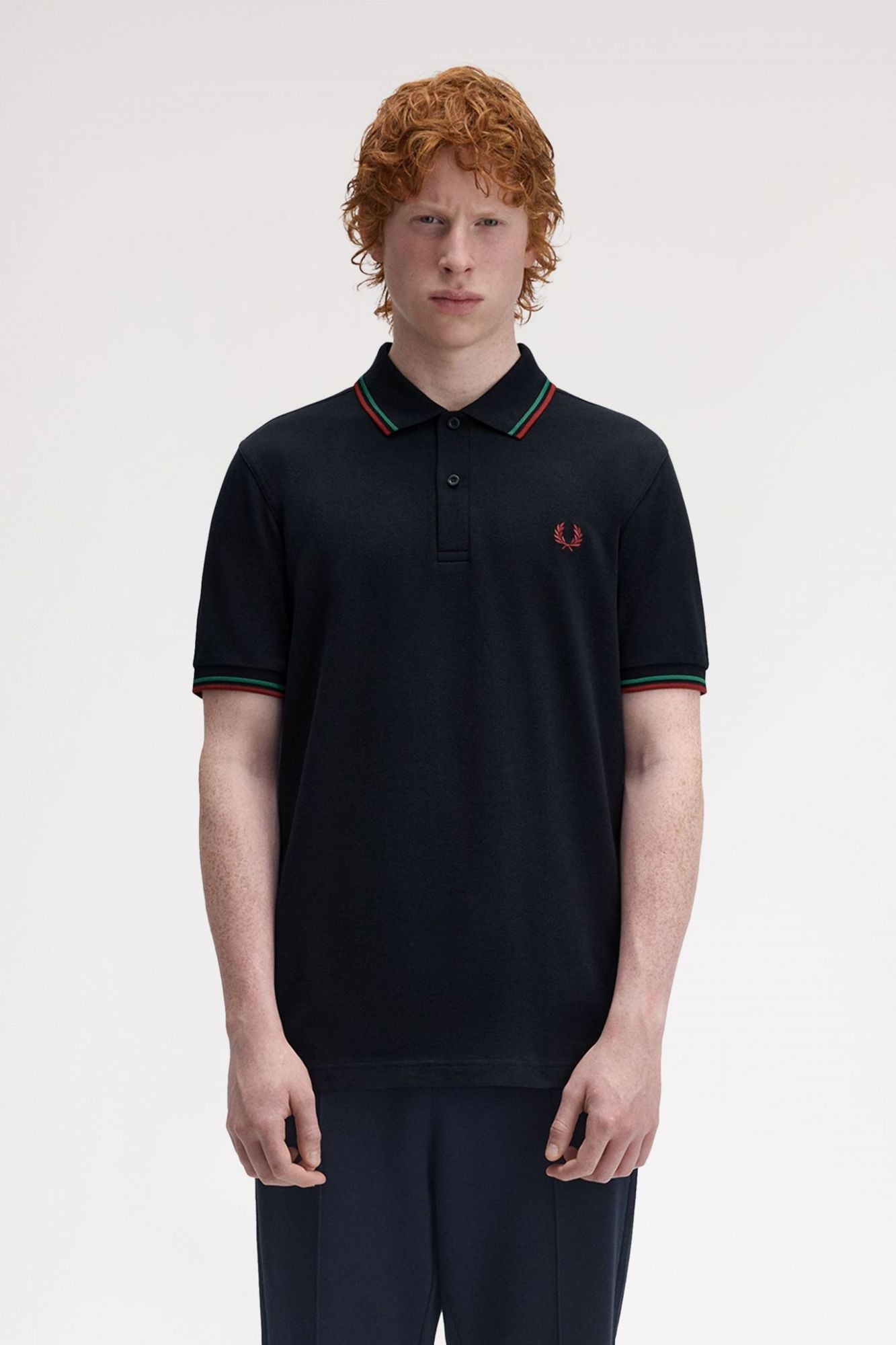 FRED PERRY TWIN TIPPED en color AZUL (1)