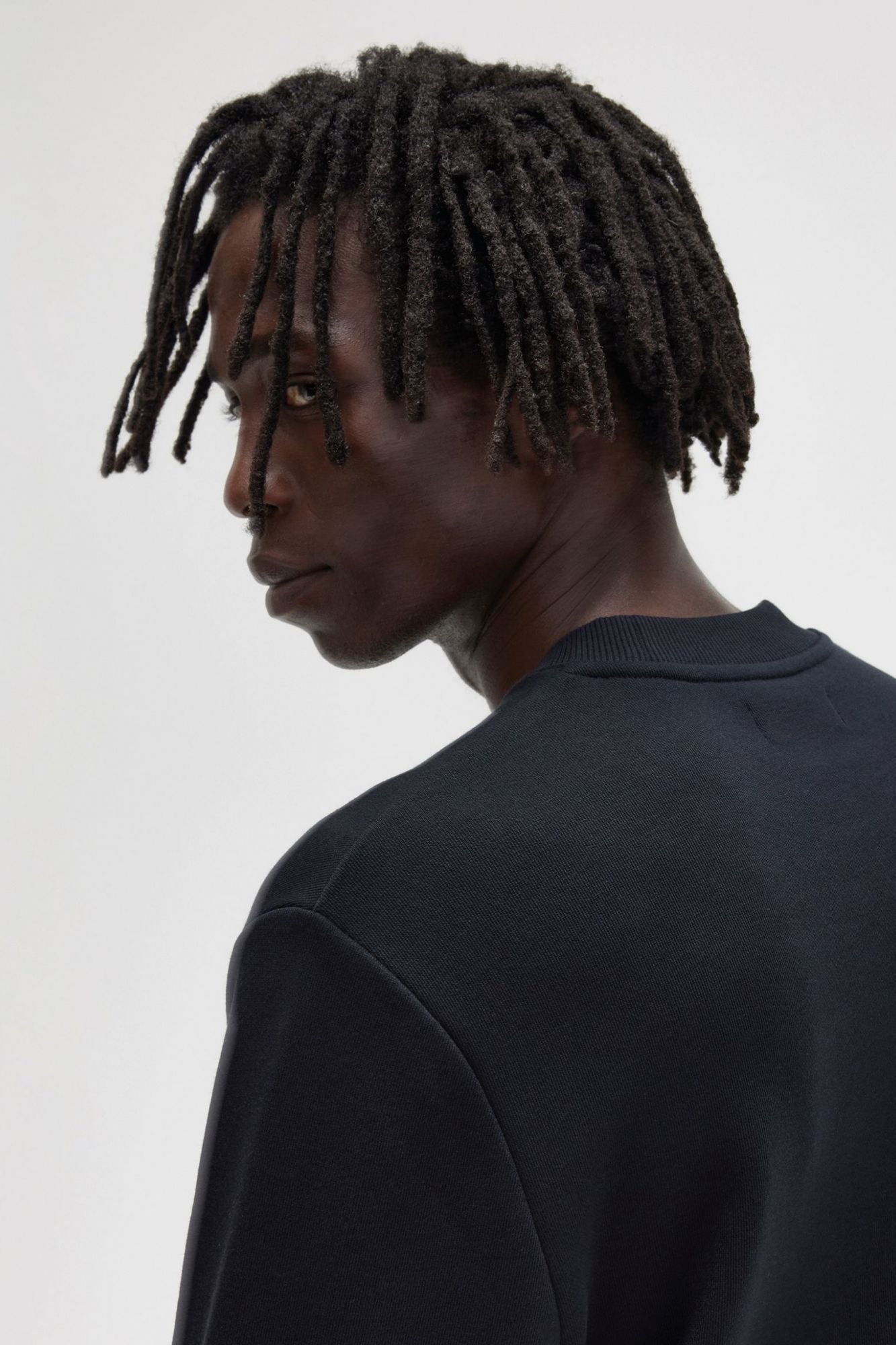 FRED PERRY CREW NECK en color NEGRO (4)