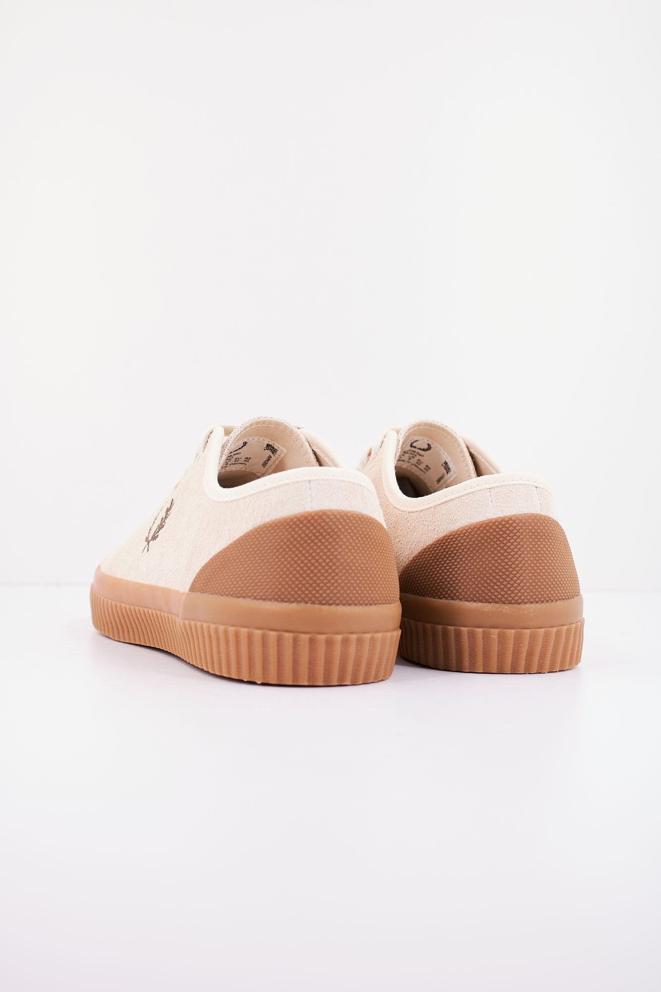 FRED PERRY HUGHES LOW TEXT SUE en color MARRON (3)