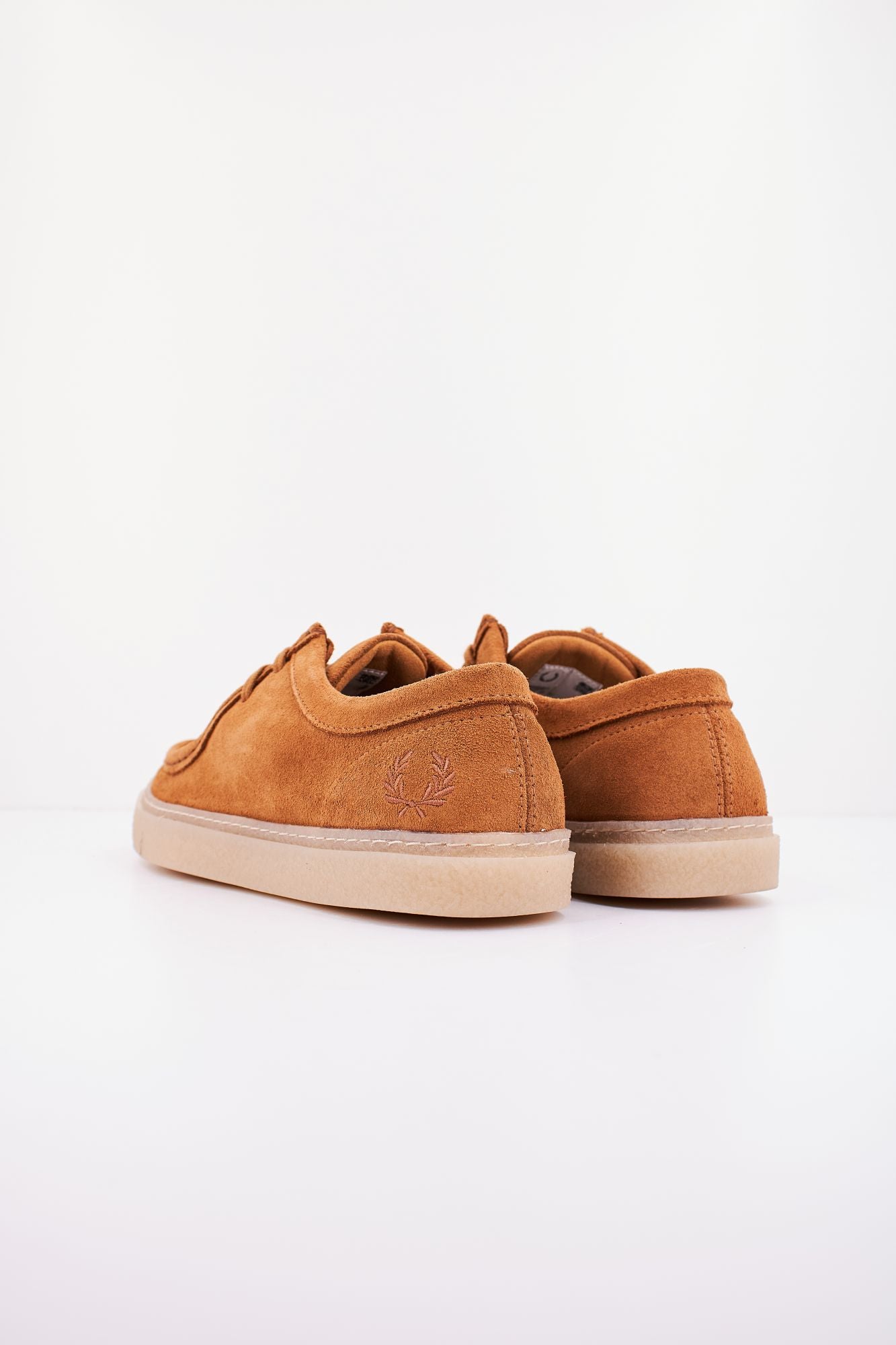 FRED PERRY DAWSON LOW SUEDE en color MARRON CLARO (3)