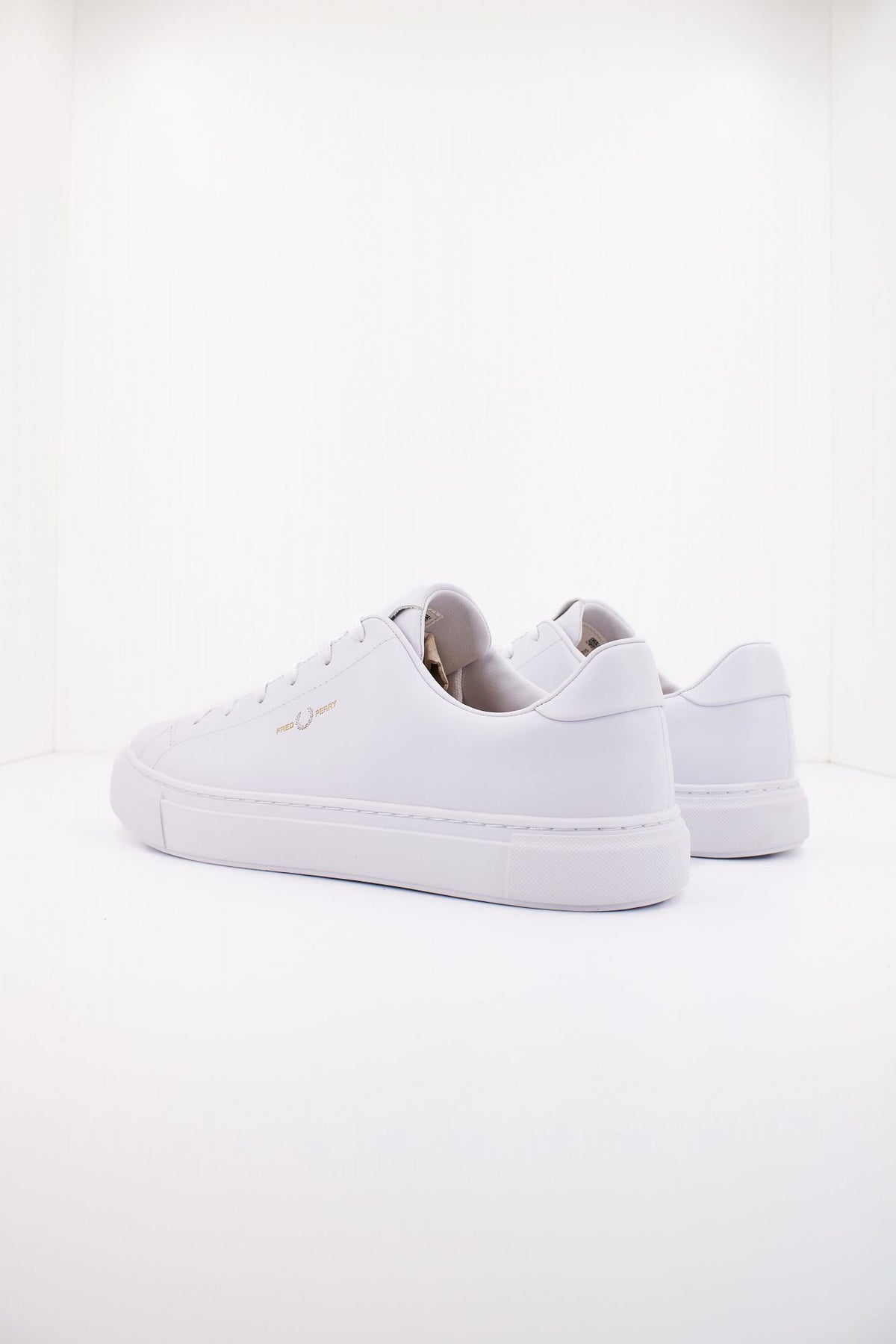 FRED PERRY B71 LEATHER B5310 en color BLANCO (3)
