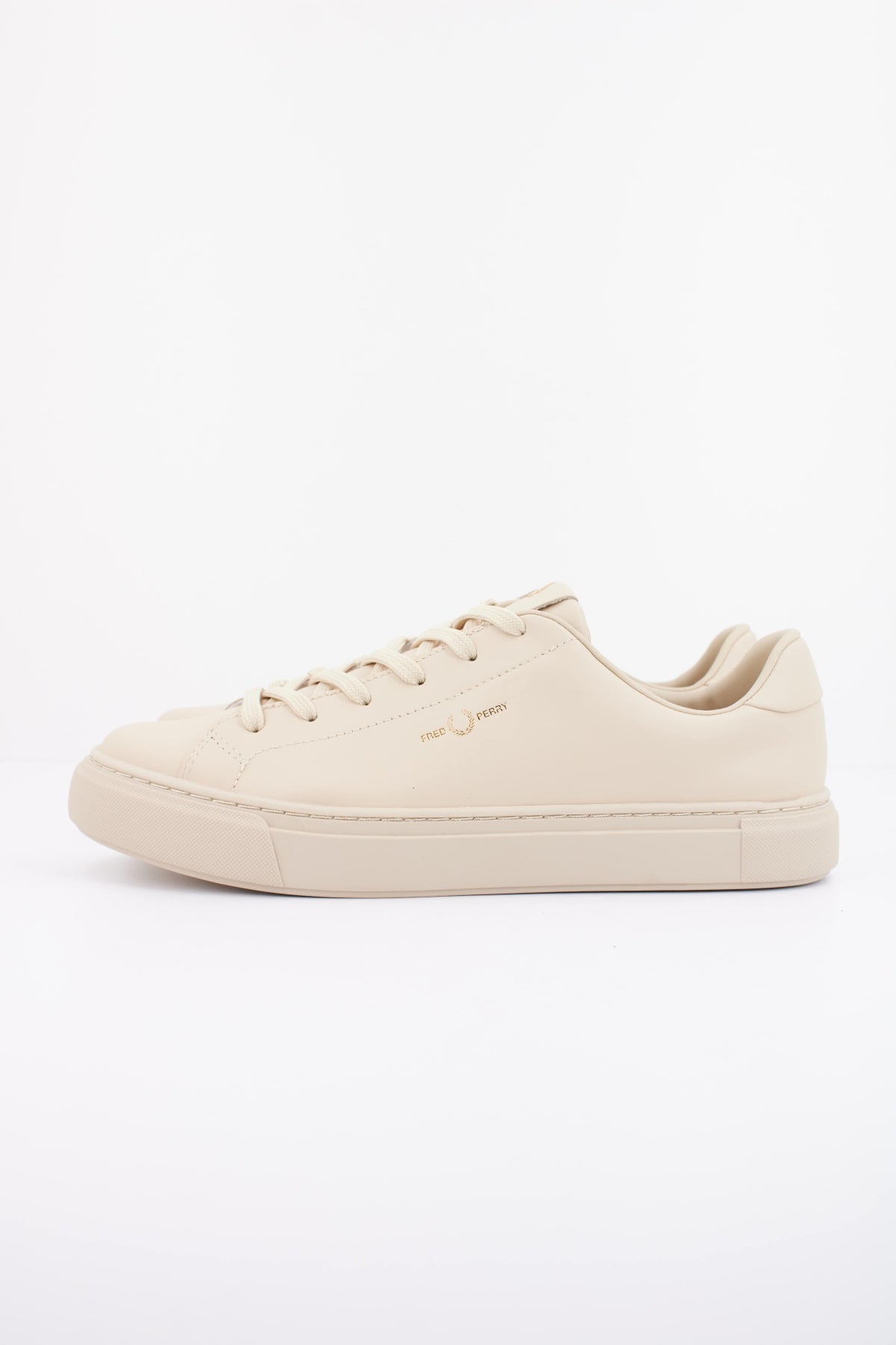 FRED PERRY B71 LEATHER B5310 en color MARRON CLARO (1)