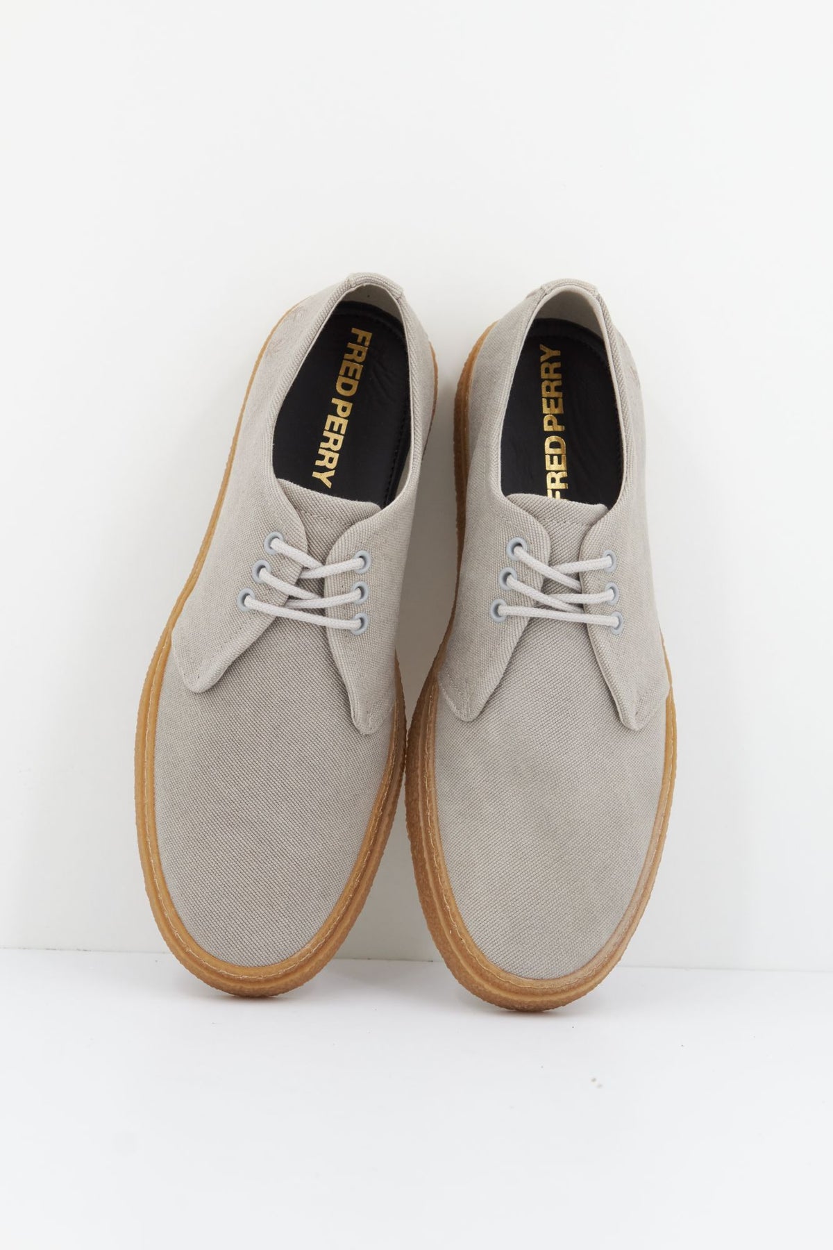 FRED PERRY LINDEN CANVAS B5382 en color GRIS (2)