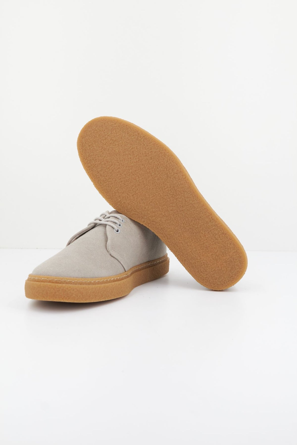 FRED PERRY LINDEN CANVAS B5382 en color GRIS (4)