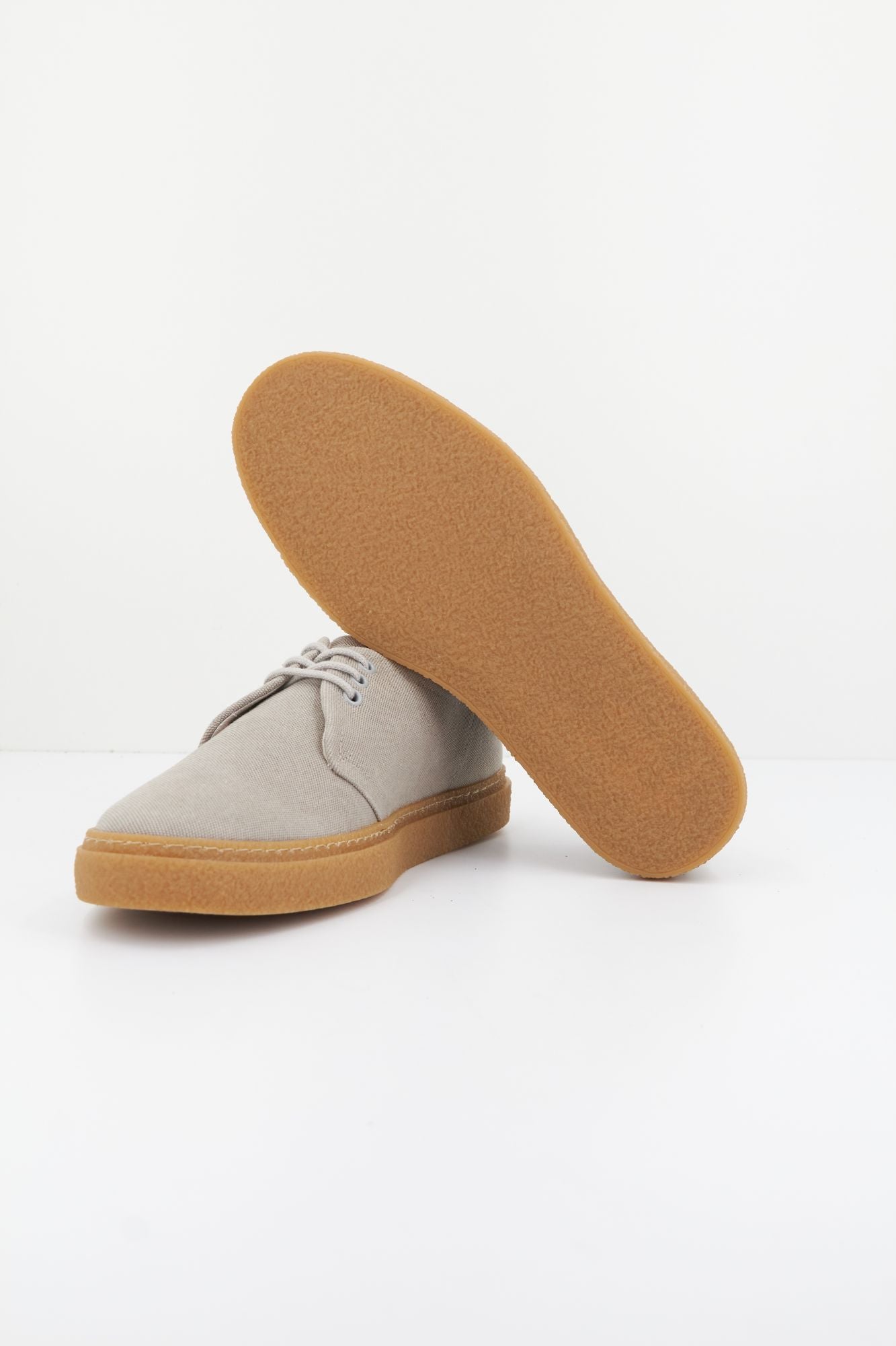 FRED PERRY LINDEN CANVAS en color GRIS (4)