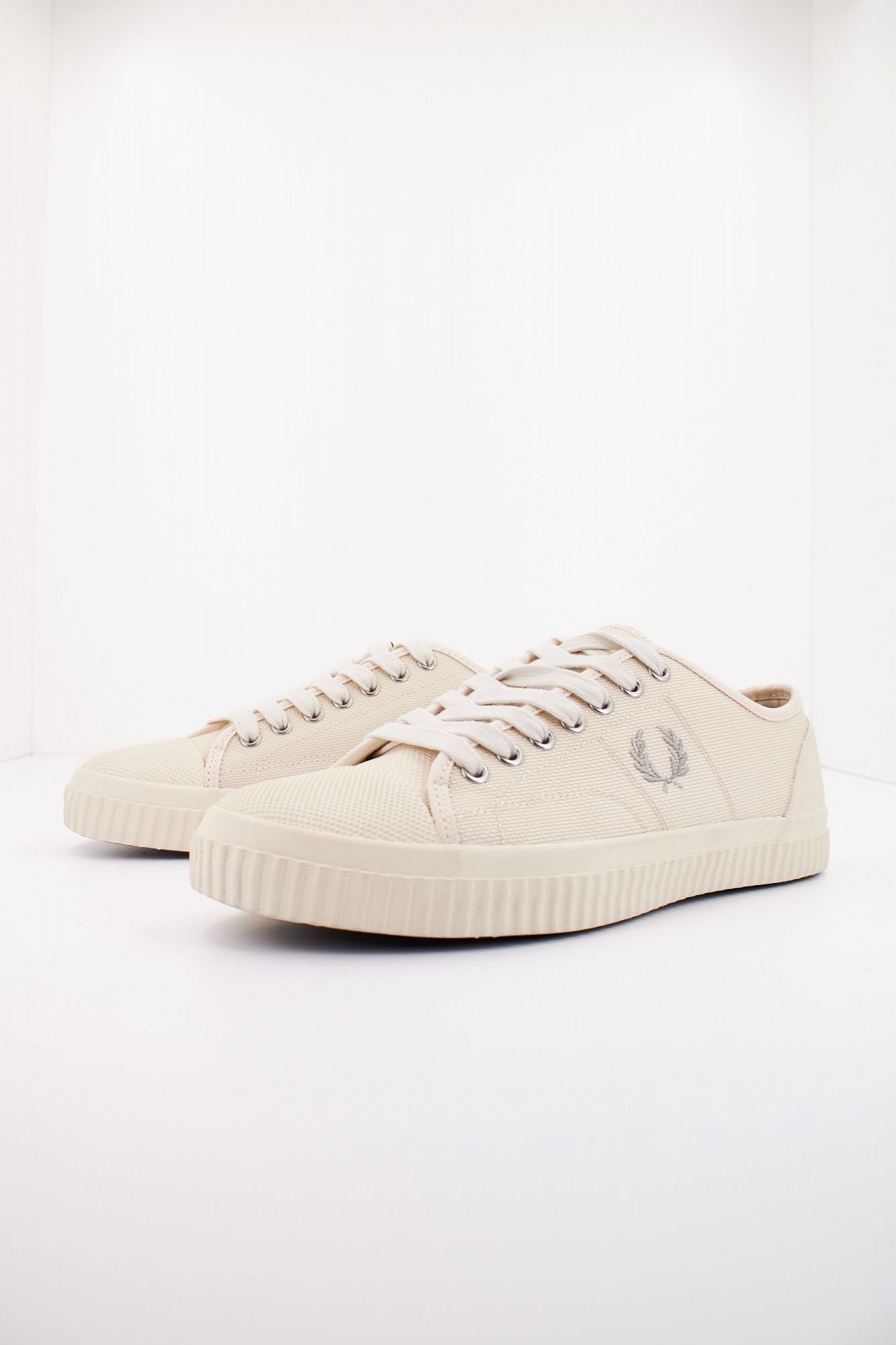 FRED PERRY HUGHES LOW TEXTURED en color BEIS (2)