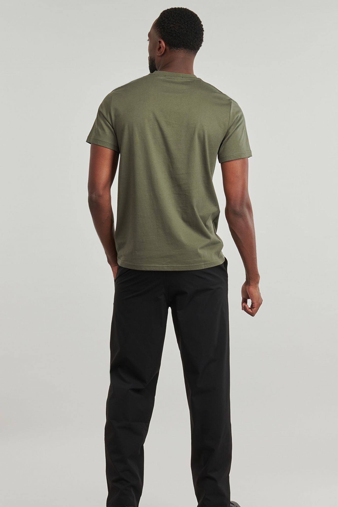 FRED PERRY EMBROIDERED T-SHIRT en color VERDE (2)