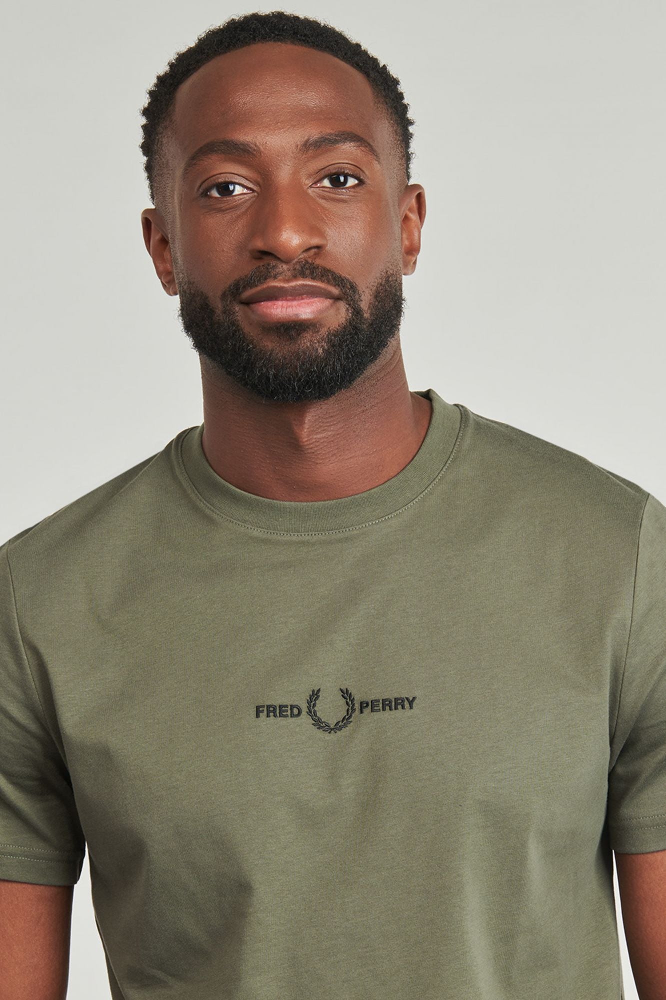 FRED PERRY EMBROIDERED T-SHIRT en color VERDE (3)