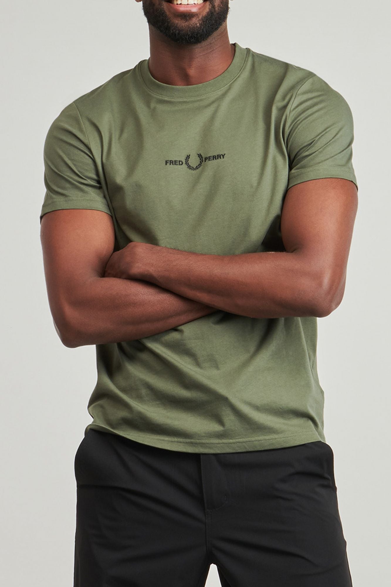 FRED PERRY EMBROIDERED T-SHIRT en color VERDE (4)