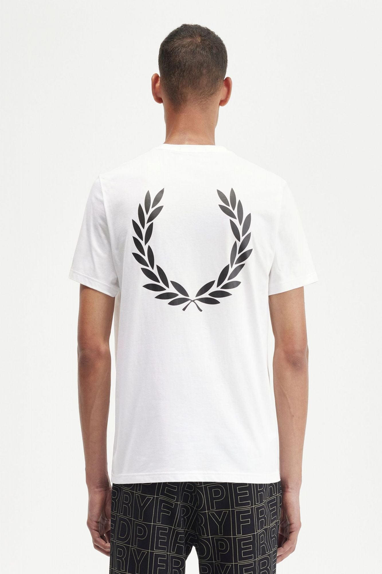 FRED PERRY LAUREL GRAPHIC en color BLANCO (3)
