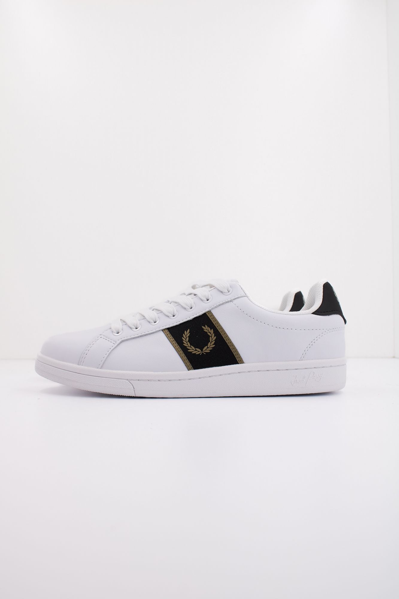 FRED PERRY B6304 en color BLANCO (1)