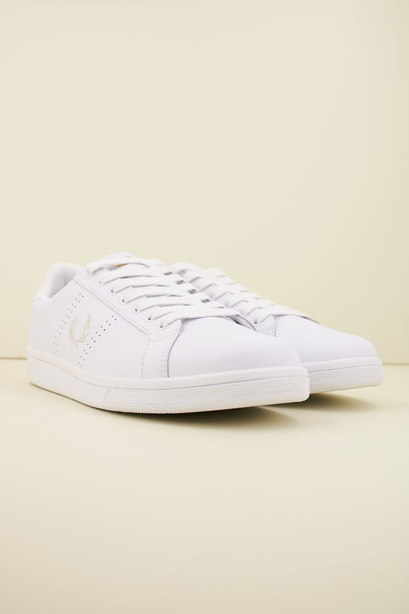 FRED PERRY B6333 en color BLANCO (2)