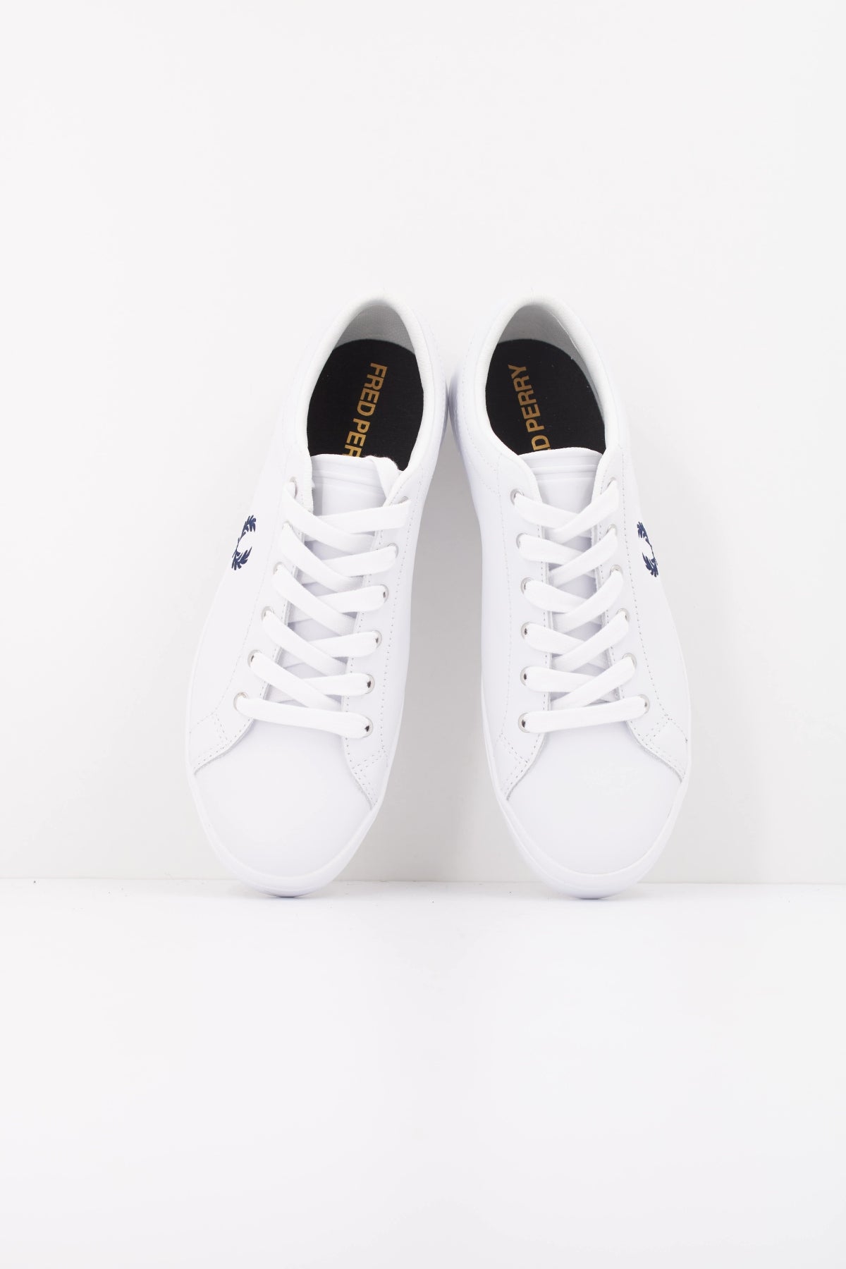 FRED PERRY BASELINE LEATHER B7311 en color BLANCO (5)