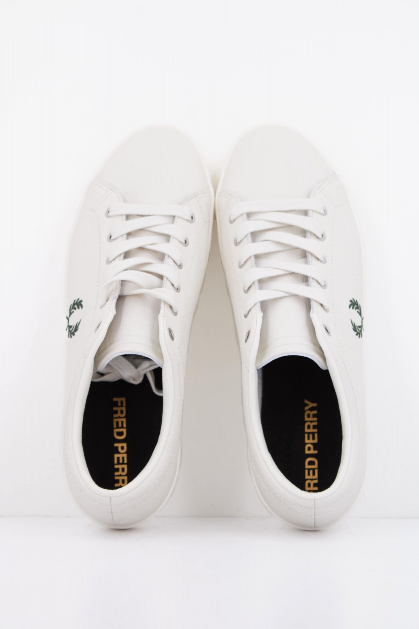 FRED PERRY BASELINE LEATHER en color BLANCO (3)