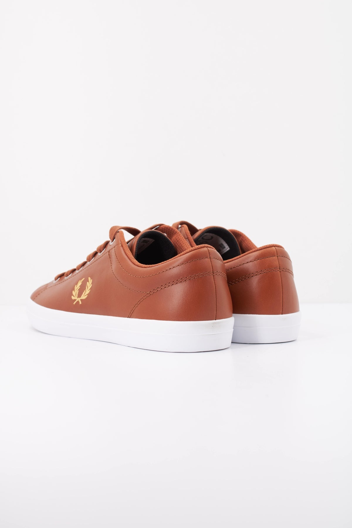 FRED PERRY BASELINE LEATHER en color MARRON (4)
