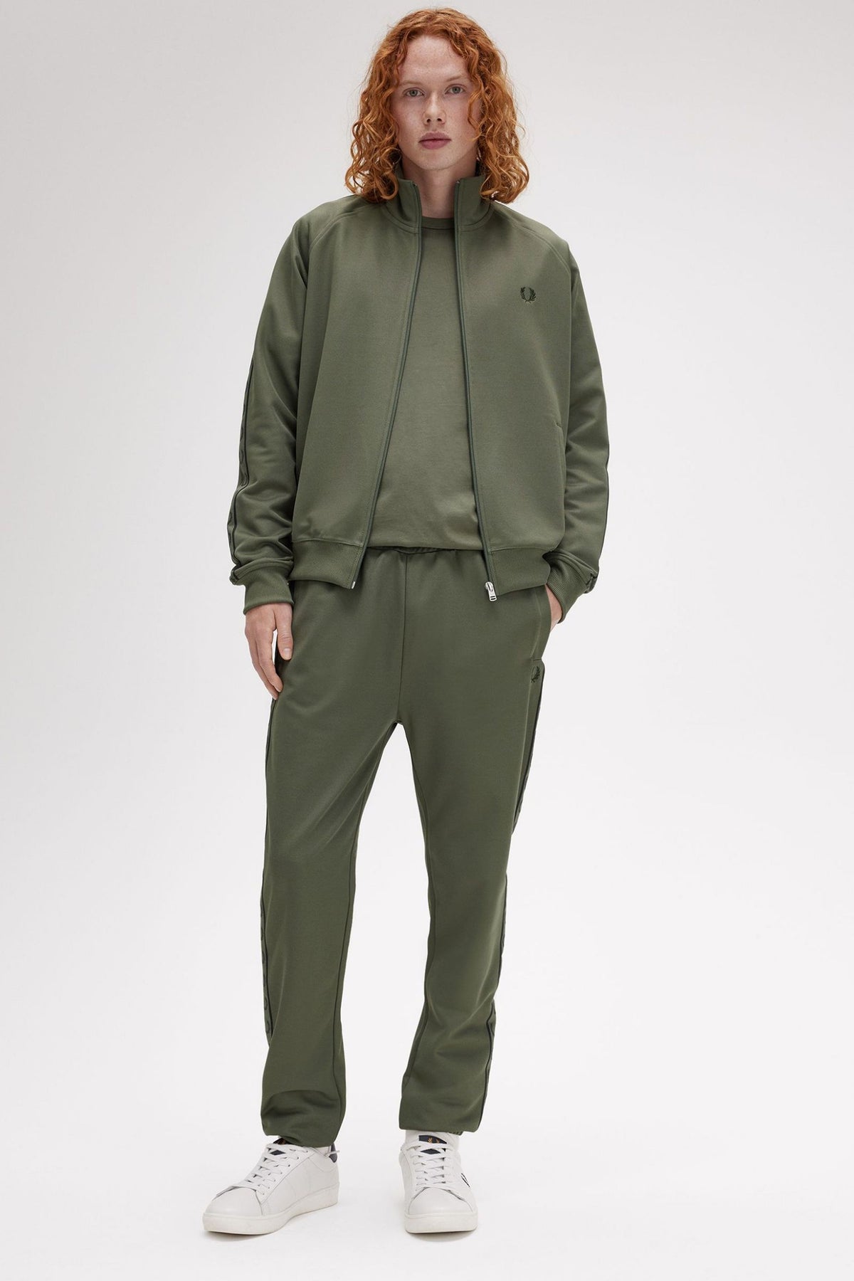 FRED PERRY CONTRAST TAPE TRACK KACKET en color VERDE (4)