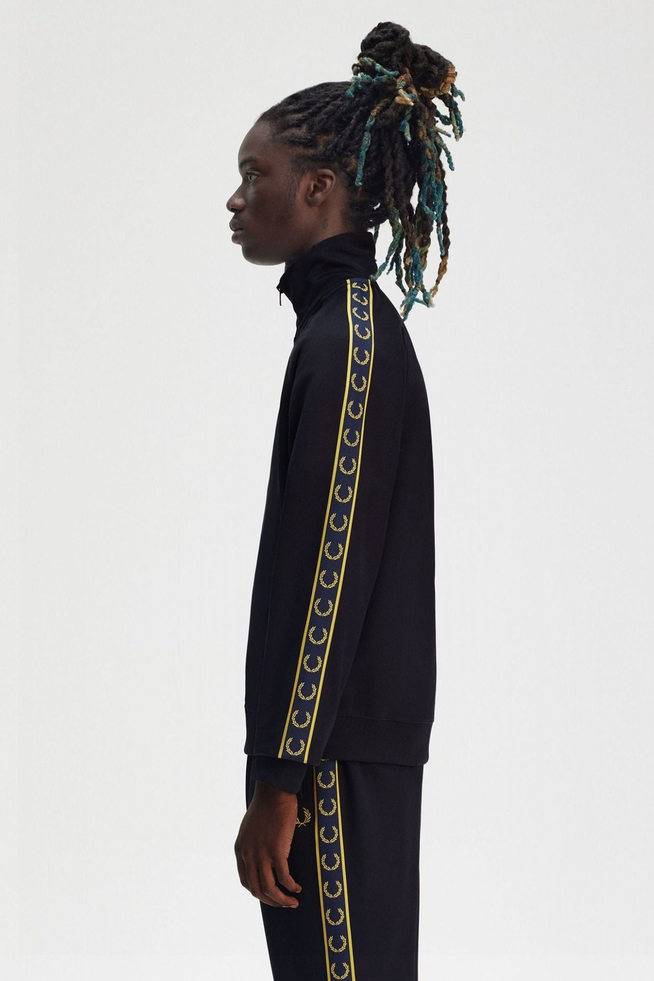 FRED PERRY CONTRAST TAPE TRACK KACKET en color AZUL (4)