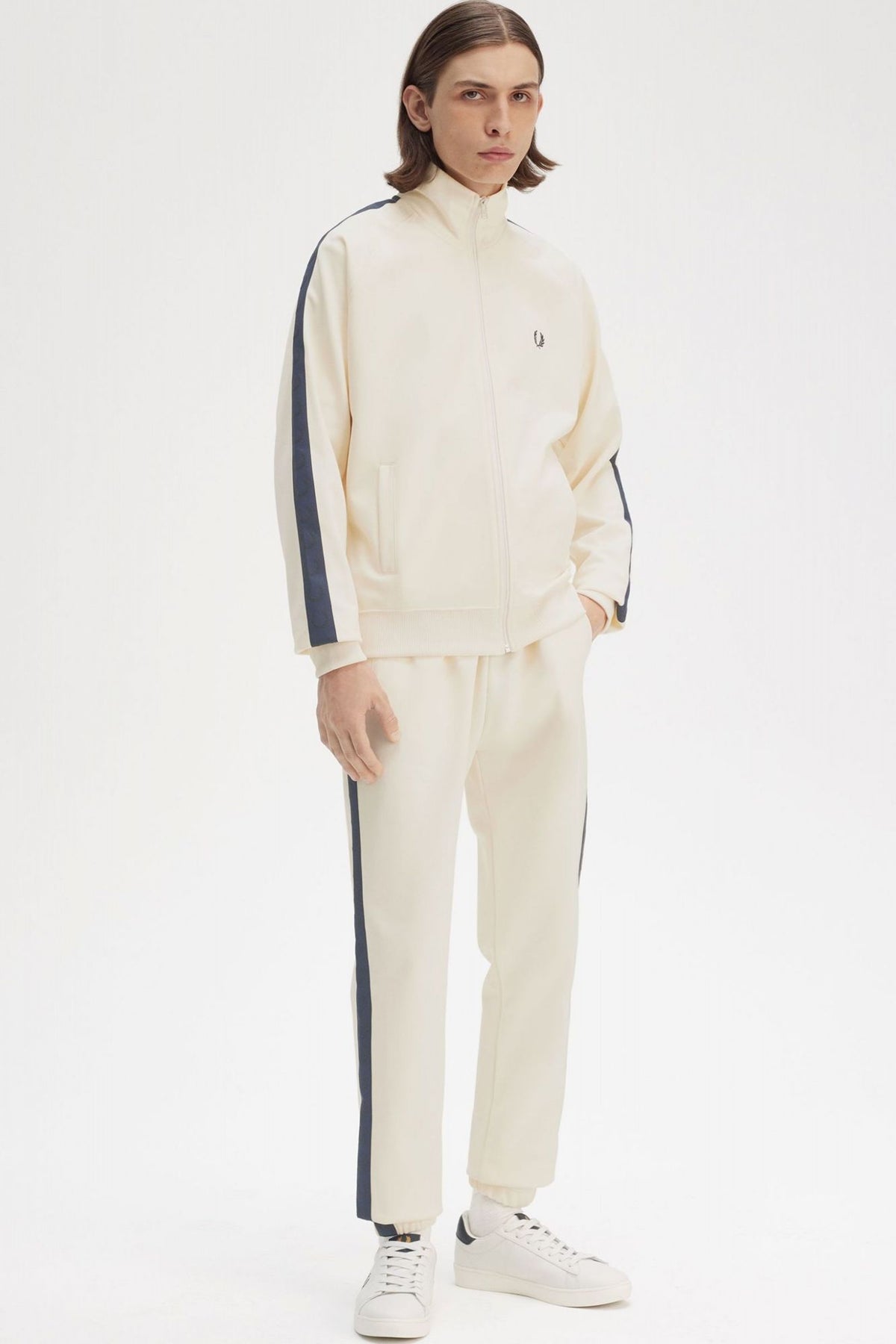FRED PERRY CONTRAST TAPE TRACK KACKET en color BEIS (4)