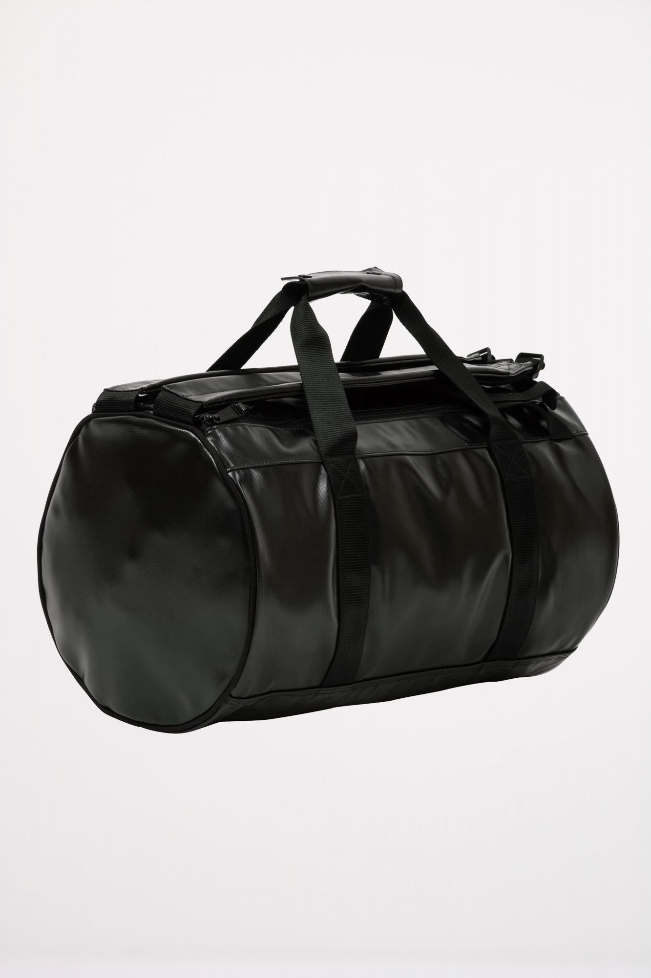 FRED PERRY TONAL BARREL BACKPACK en color NEGRO (2)