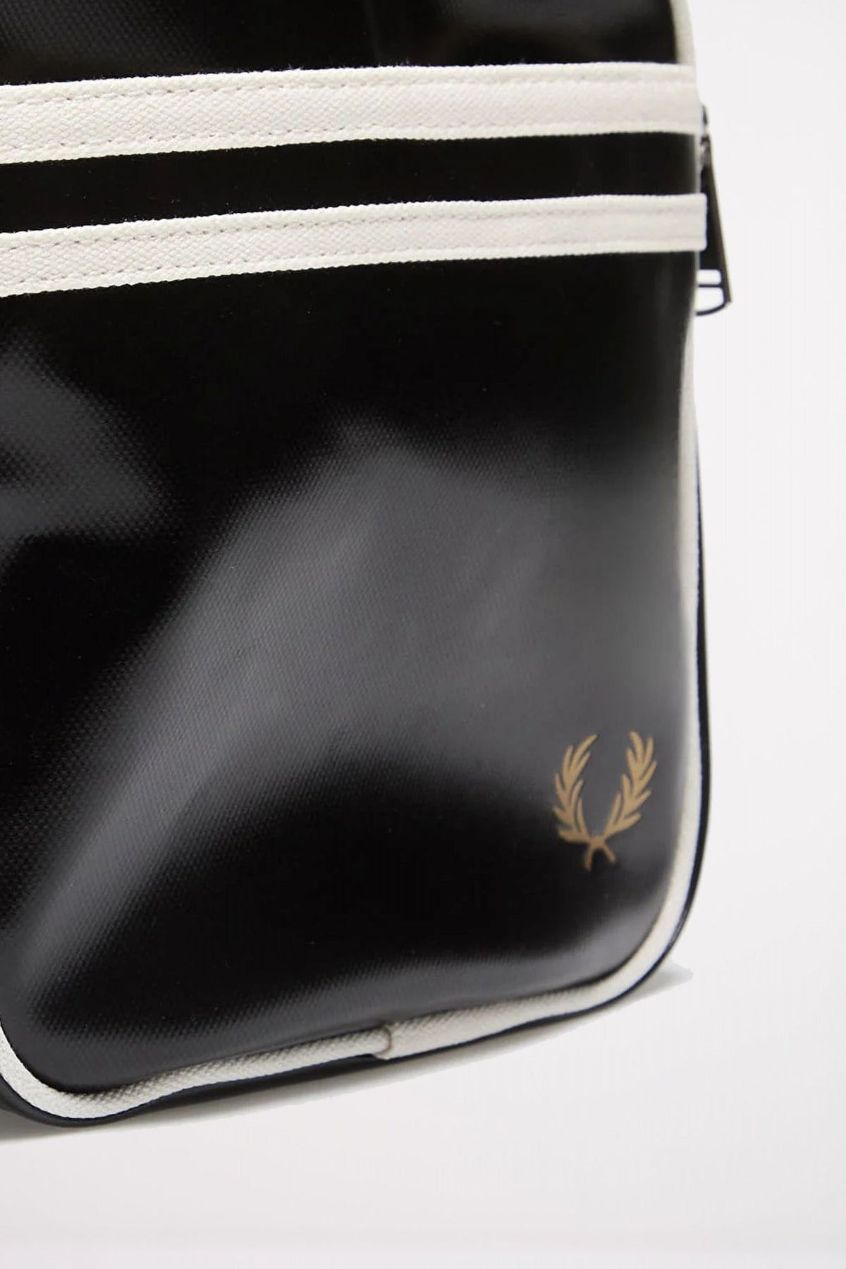 FRED PERRY CLASSIC SIDE BAG L8258FP en color NEGRO (4)