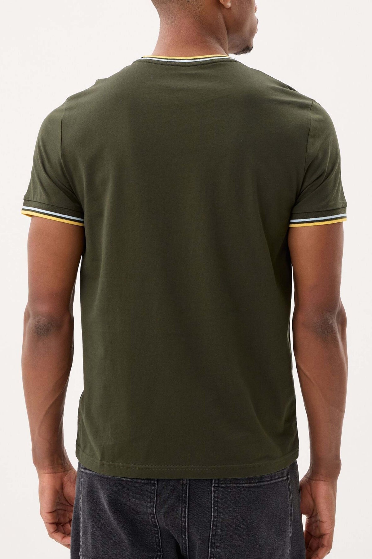 FRED PERRY TWIN TIPPED T-SHIRT en color VERDE (2)