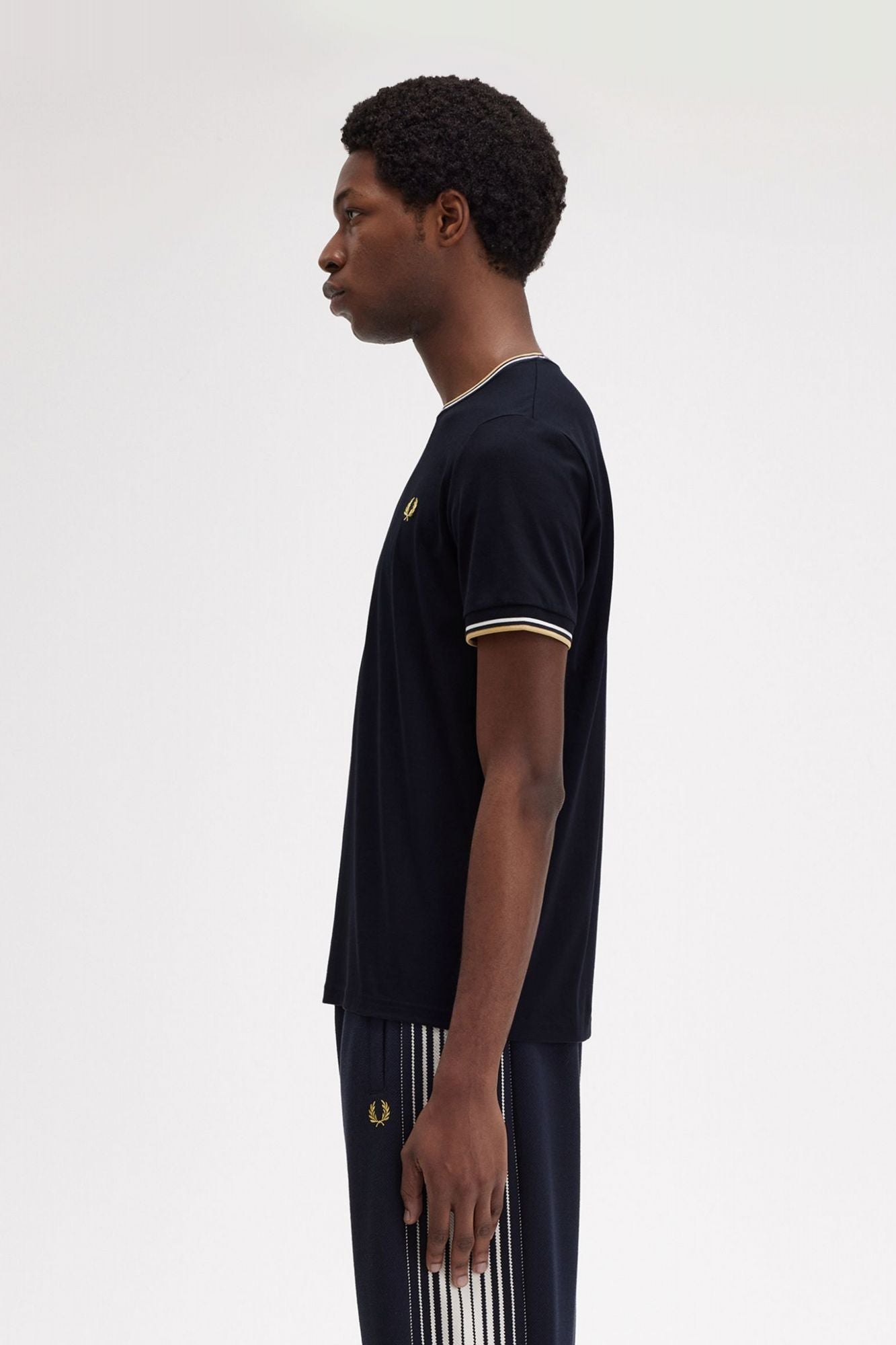 FRED PERRY TWIN TIPPED T-SHIRT en color AZUL (3)
