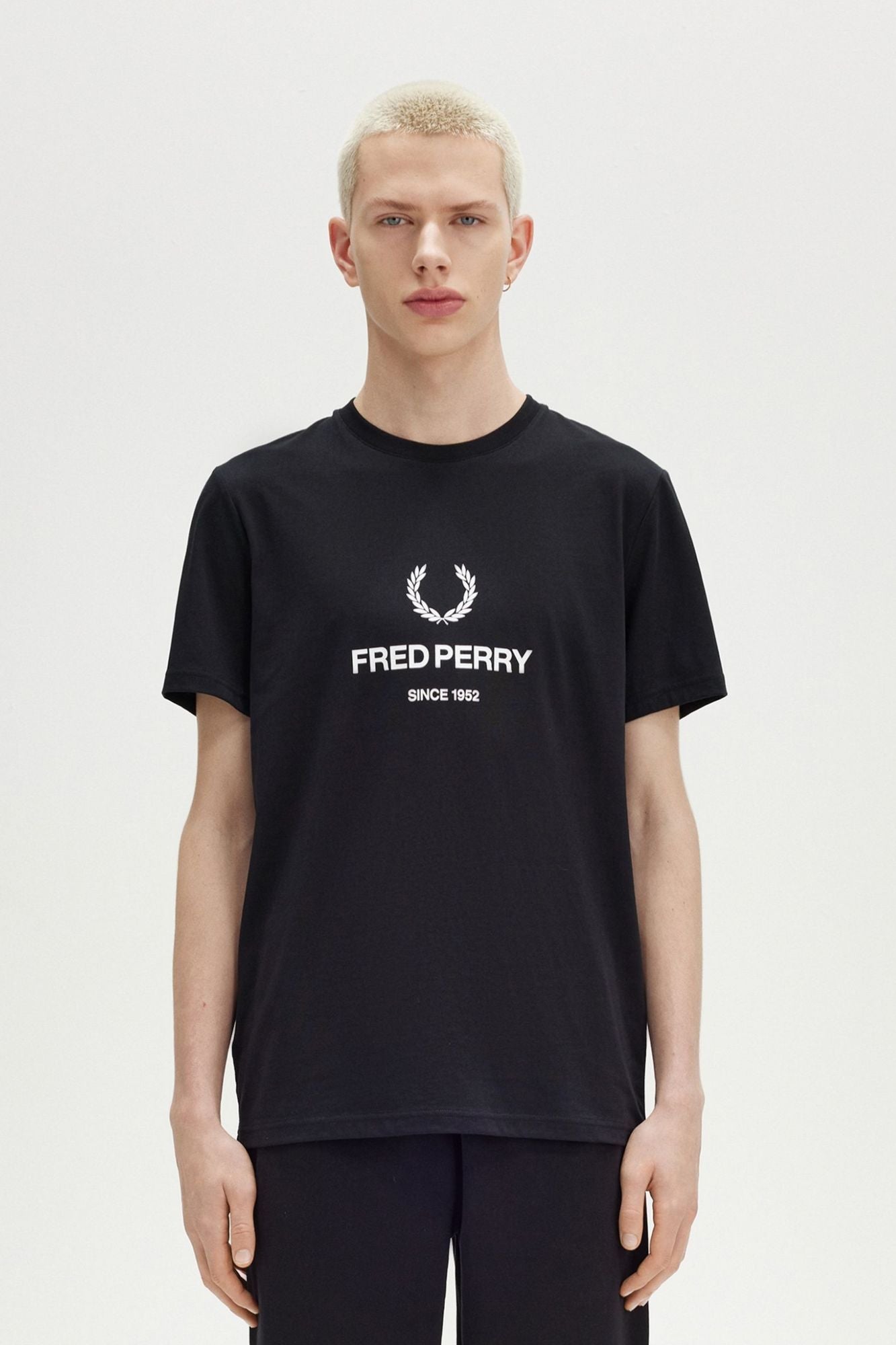 FRED PERRY M8588FP en color NEGRO (1)